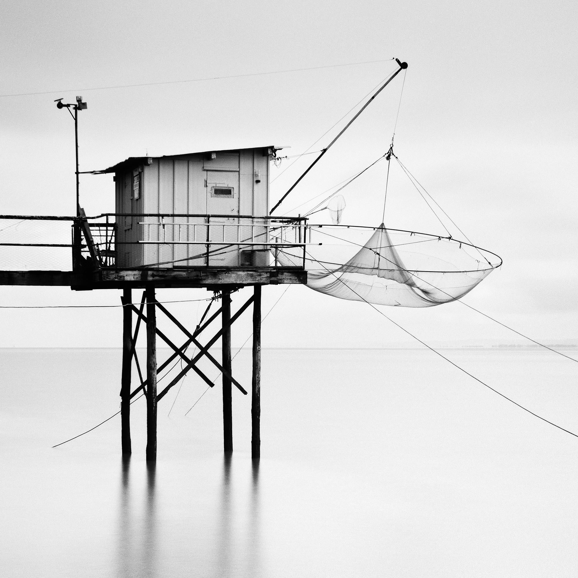 Holz-Fischhütte auf Stilts, Schwarz-Weiß-Fotografie, Druck in limitierter Auflage im Angebot 5