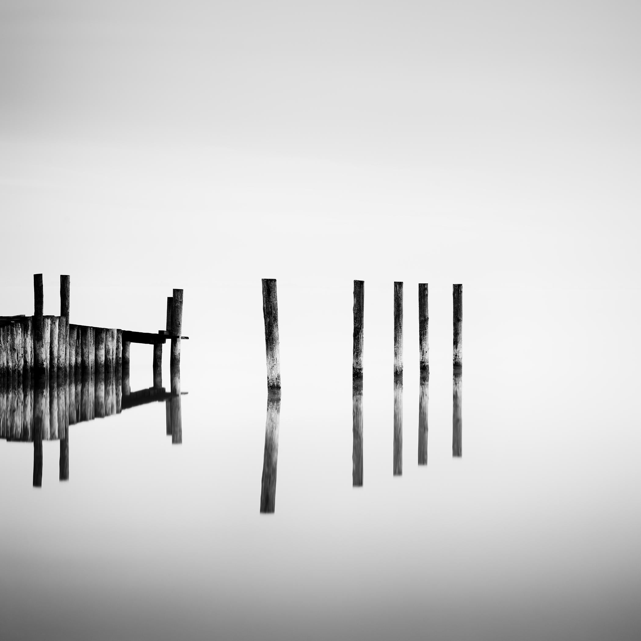 Gerald Berghammer Landscape Photograph – Holzsockel, Seestücke, Langer Ausblick, Wasserlandschaft, Landschaft in limitierter Auflage