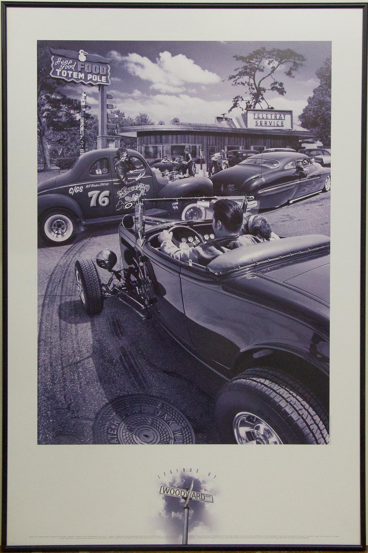 Questa litografia incorniciata in bianco e nero raffigura Woodward Avenue, una strada che inizia a Detroit nel Michigan e si estende fino alla contea di Oakland. Tutti i diritti di questa fotografia sono concessi a Gerald Farber photography.