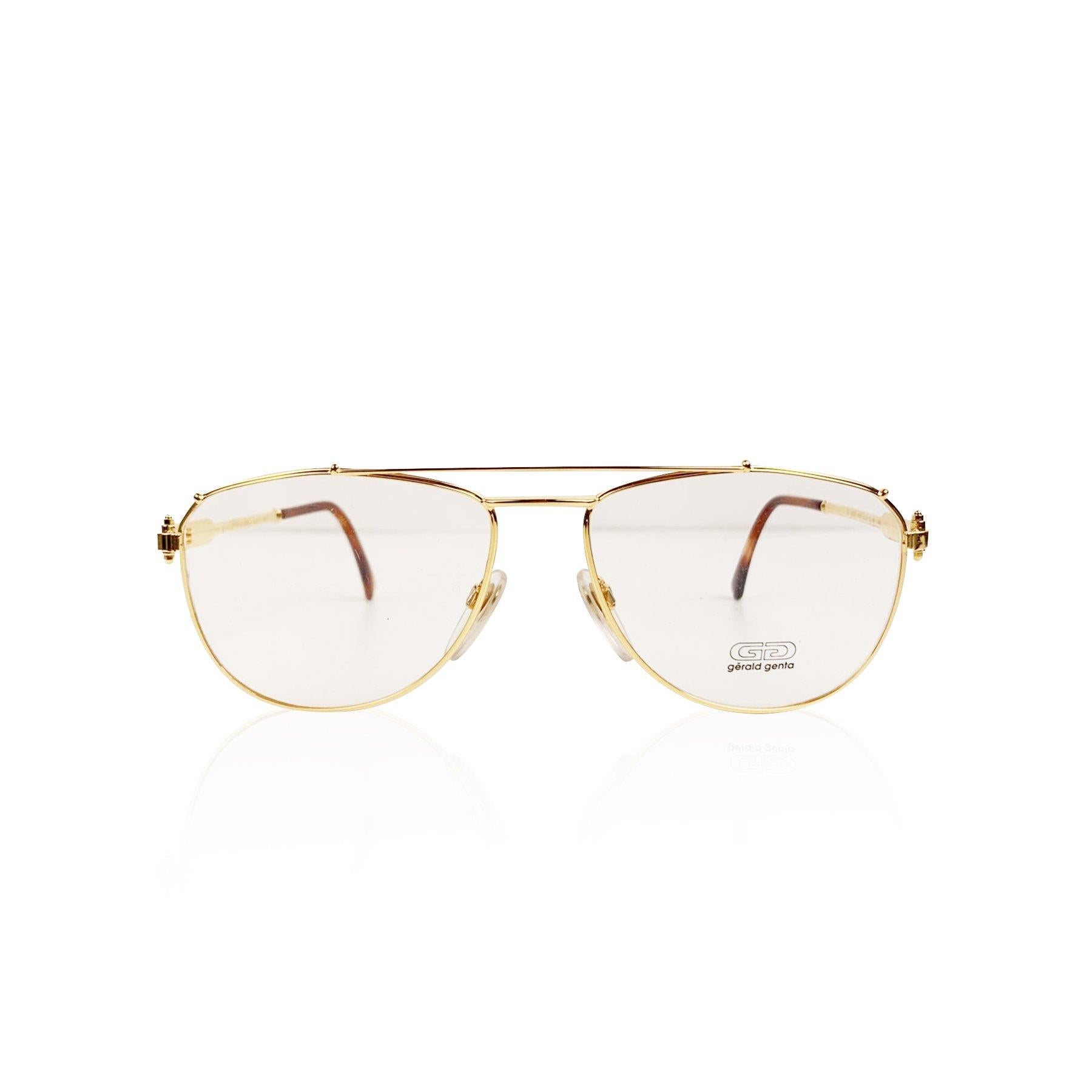 Gold plated aviator shaped large eyeglasses by Gerald Genta by Orama, from the early 1990s. Model: Gold and Gold 03 AU. Beautiful gold brushed frame. Hand Made in Italy. Details MATERIAL: Gold Plated COLOR: Gold MODEL: Gold and Gold 03 AU GENDER: