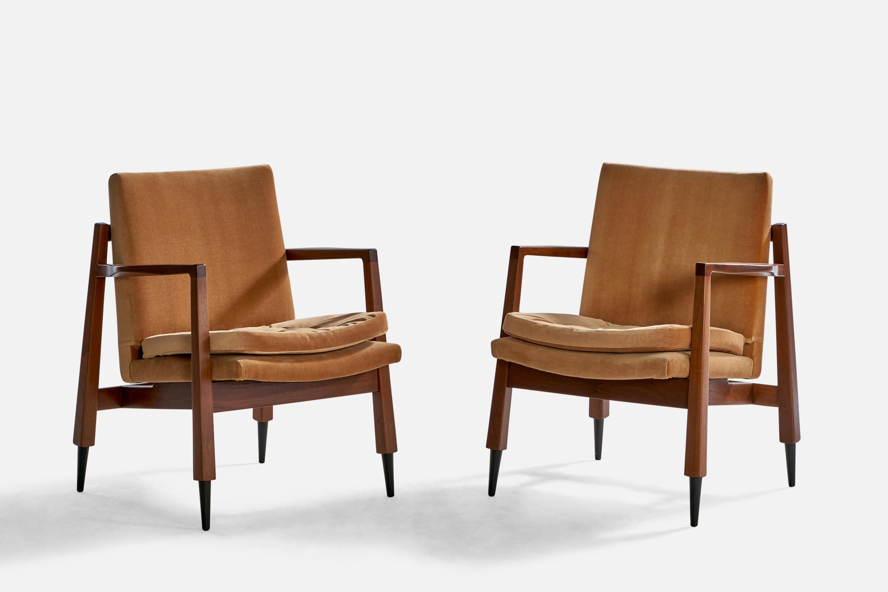 A pair of walnut, beige velvet and metal armchairs or lounge chairs designed by Gerald Luss and produced by Leigh Furniture, USA, 1950s.

Seat height: 19.5”