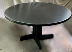 Esstisch mit Sockel aus Nussbaumholz von Gerald McCabe