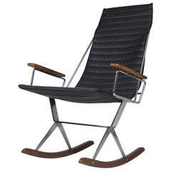 Gerald McCabe pour le fauteuil à bascule en acier et noyer de Brown Saltman