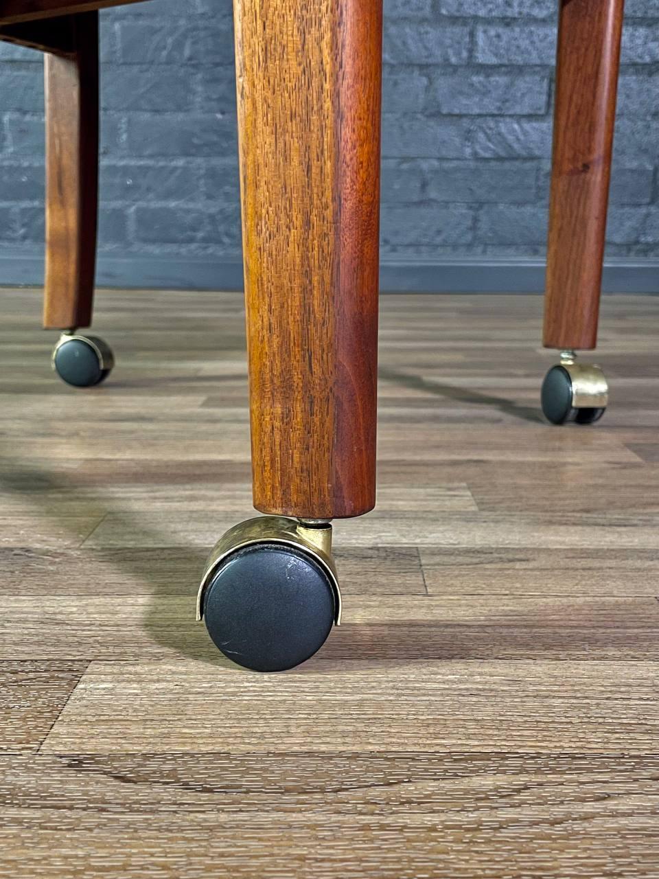 Gerald McCabe Büro-Schreibsessel für Orange Crate Modern im Angebot 2