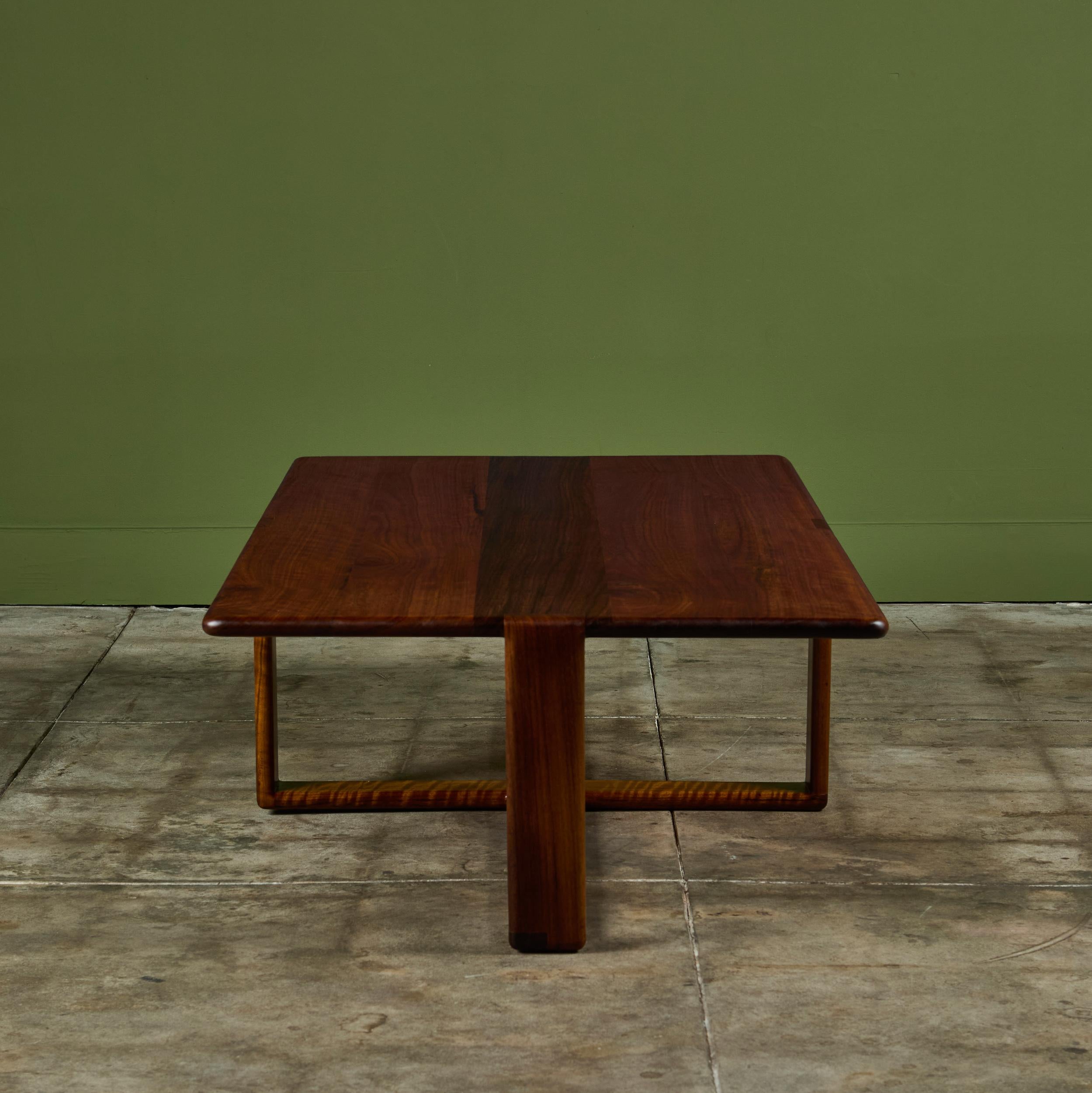 Gerald McCabe Rechteckiger Shedua Couchtisch (Ende des 20. Jahrhunderts) im Angebot