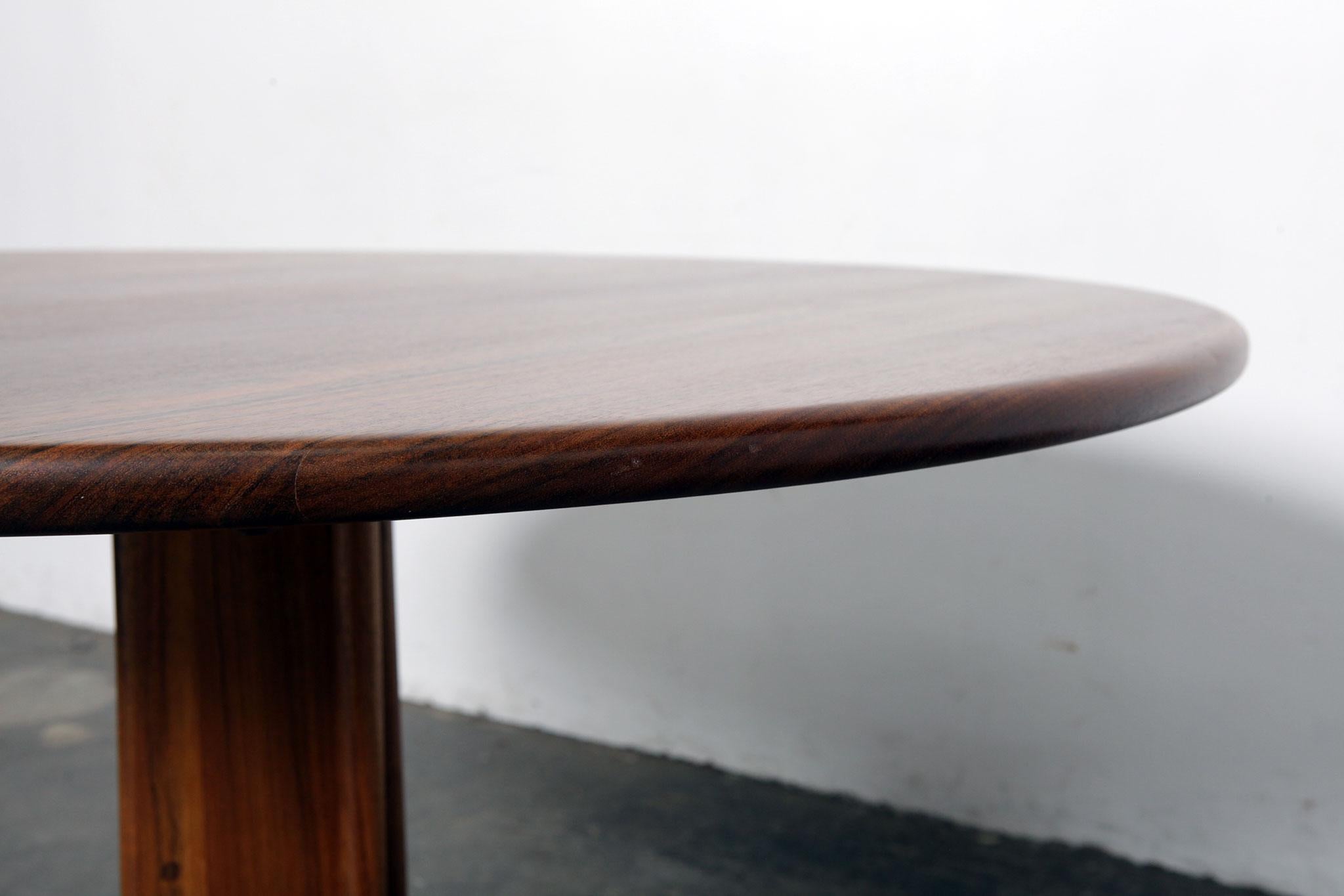 Gerald McCabe Sedua Wood Round Pedestal Base Dining Table In Good Condition In North Hollywood, CA