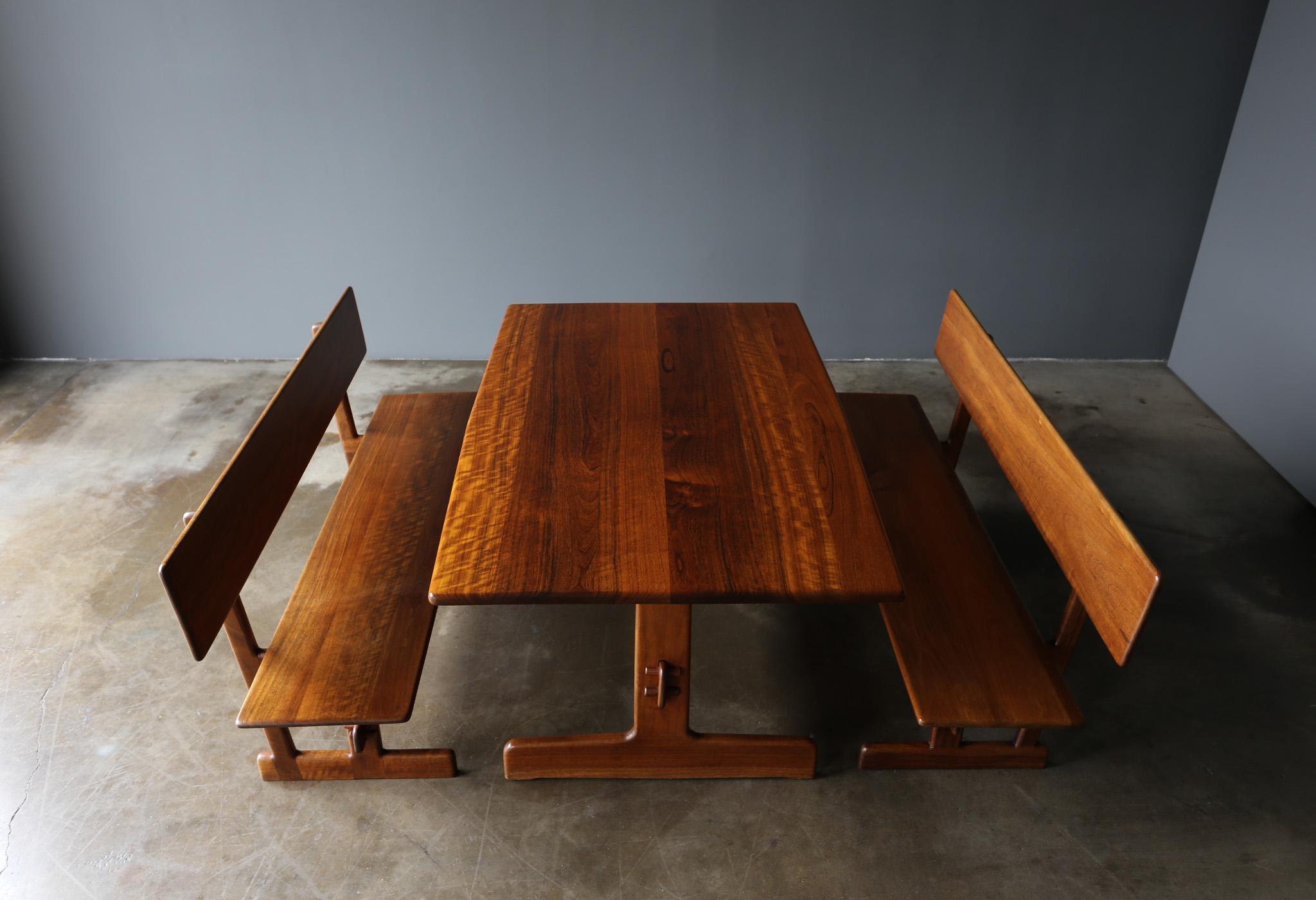 Gerald McCabe Shedua Trestle Dining Table & Benches, c.1980 For Sale 3