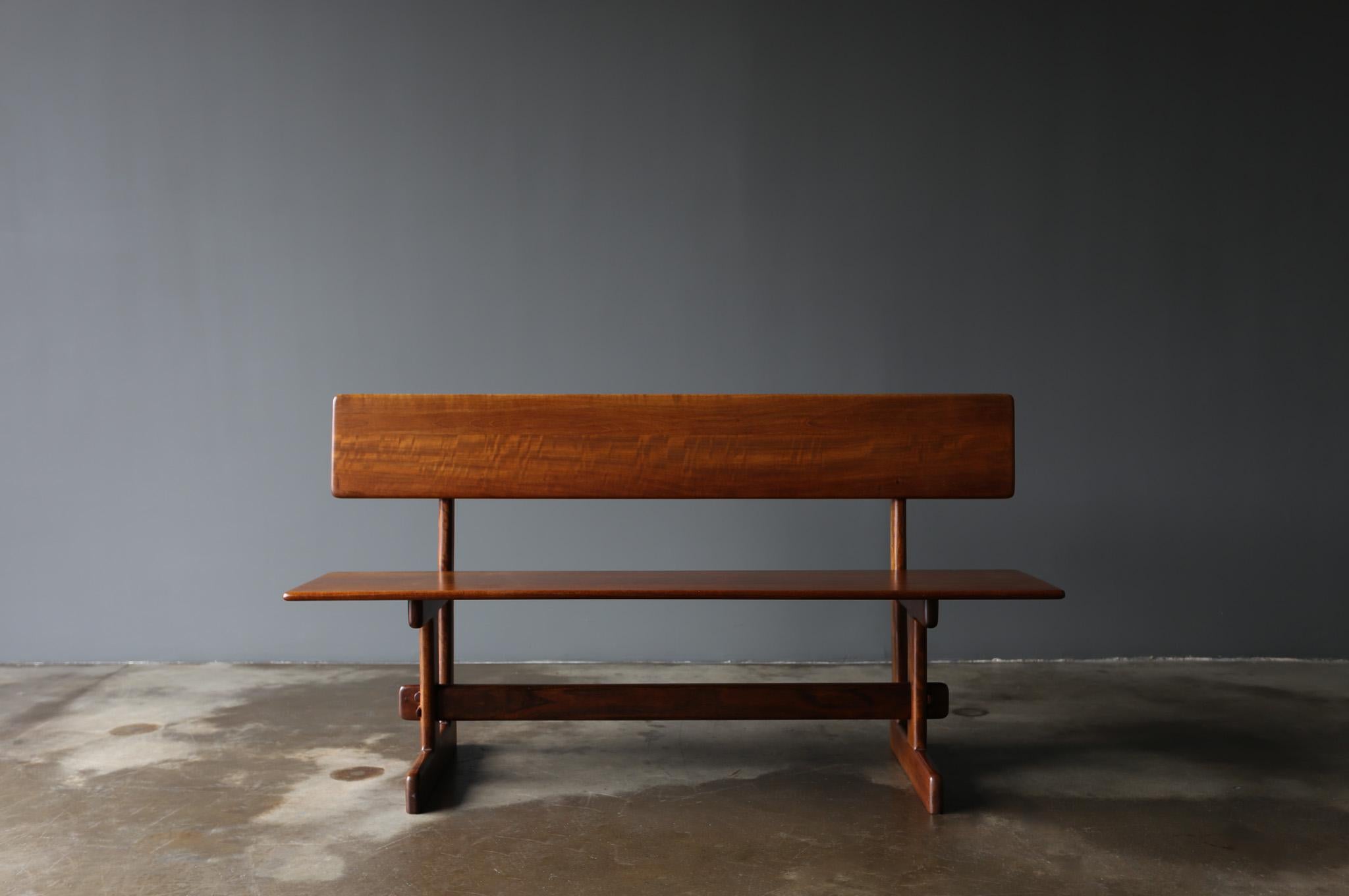Gerald McCabe Shedua Trestle Dining Table & Benches, c.1980 For Sale 6