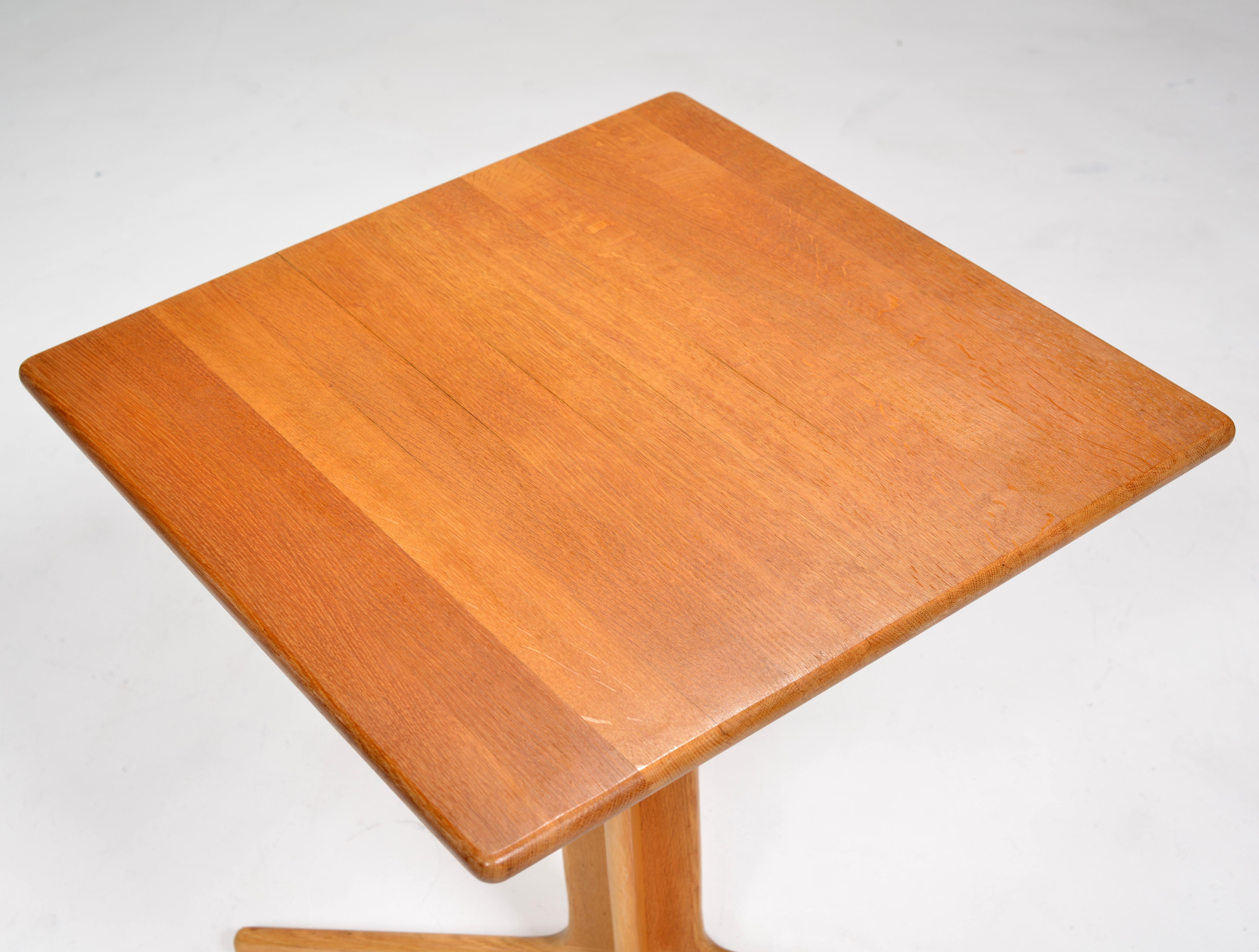 Gerald Mccabe Side Table in White Oak In Good Condition For Sale In Los Angeles, CA