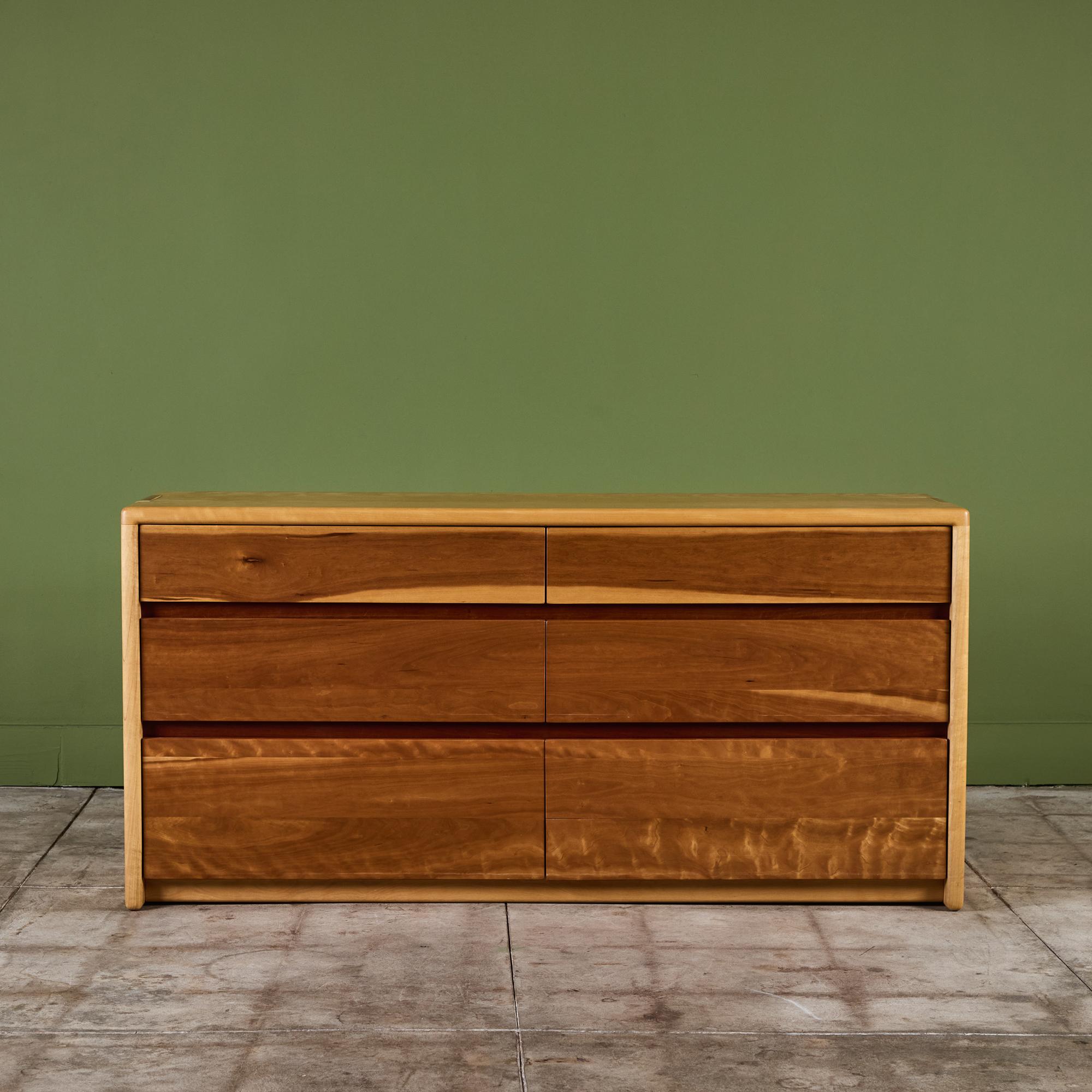 Cómoda de seis cajones Gerald McCabe para Eon Furniture Moderno de mediados de siglo