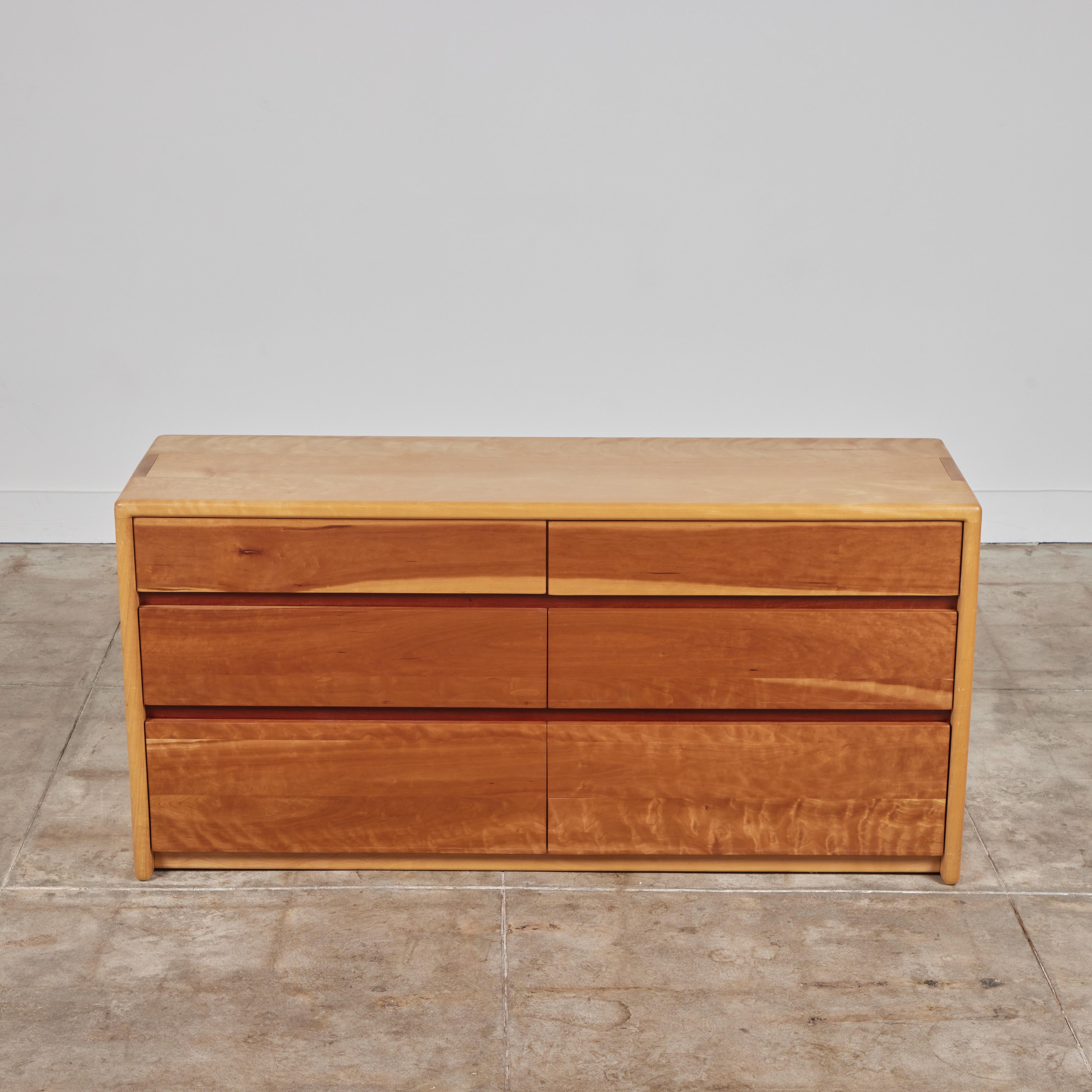 Érable Commode à six tiroirs de Gerald McCabe pour Eon Furniture en vente