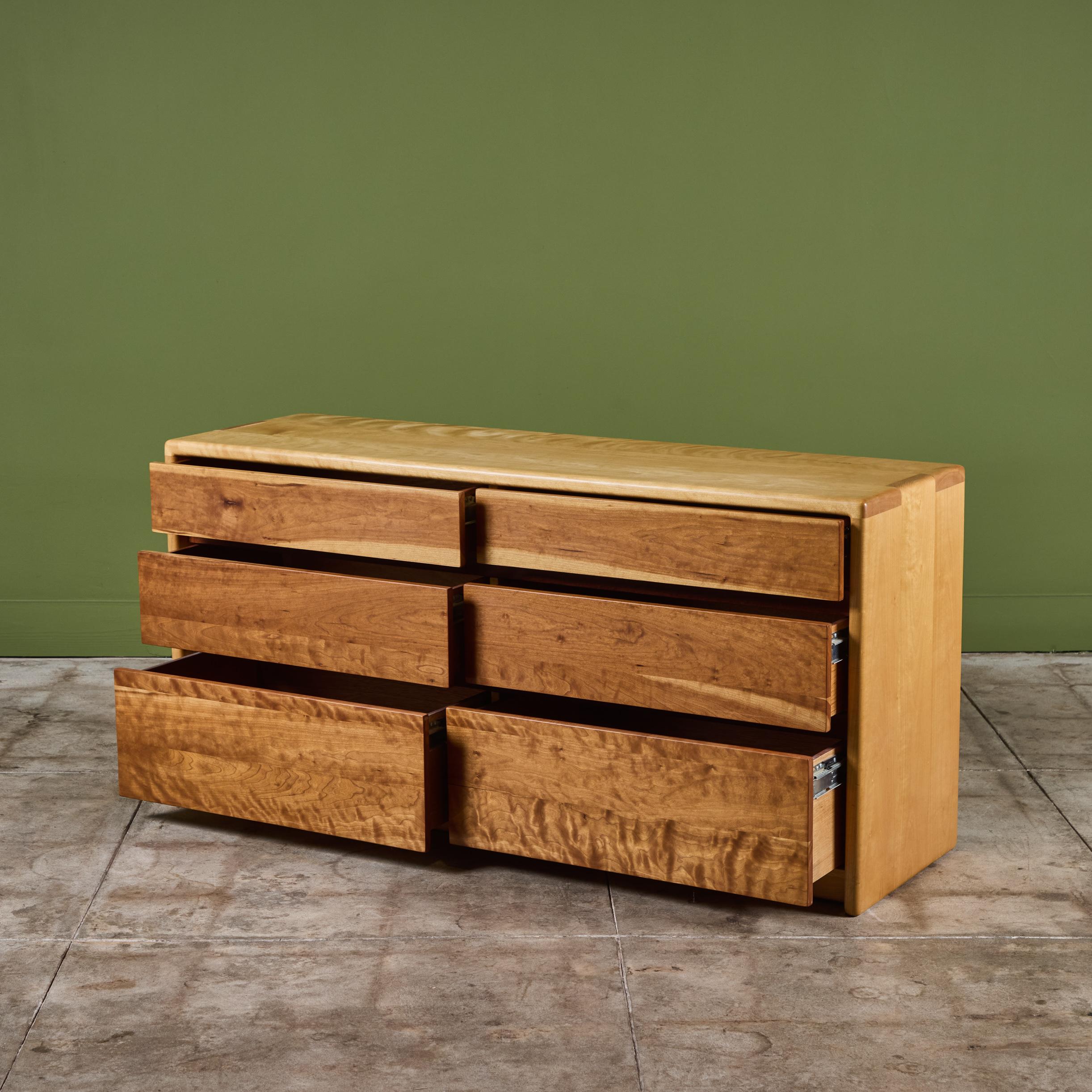 Cómoda de seis cajones Gerald McCabe para Eon Furniture finales del siglo XX
