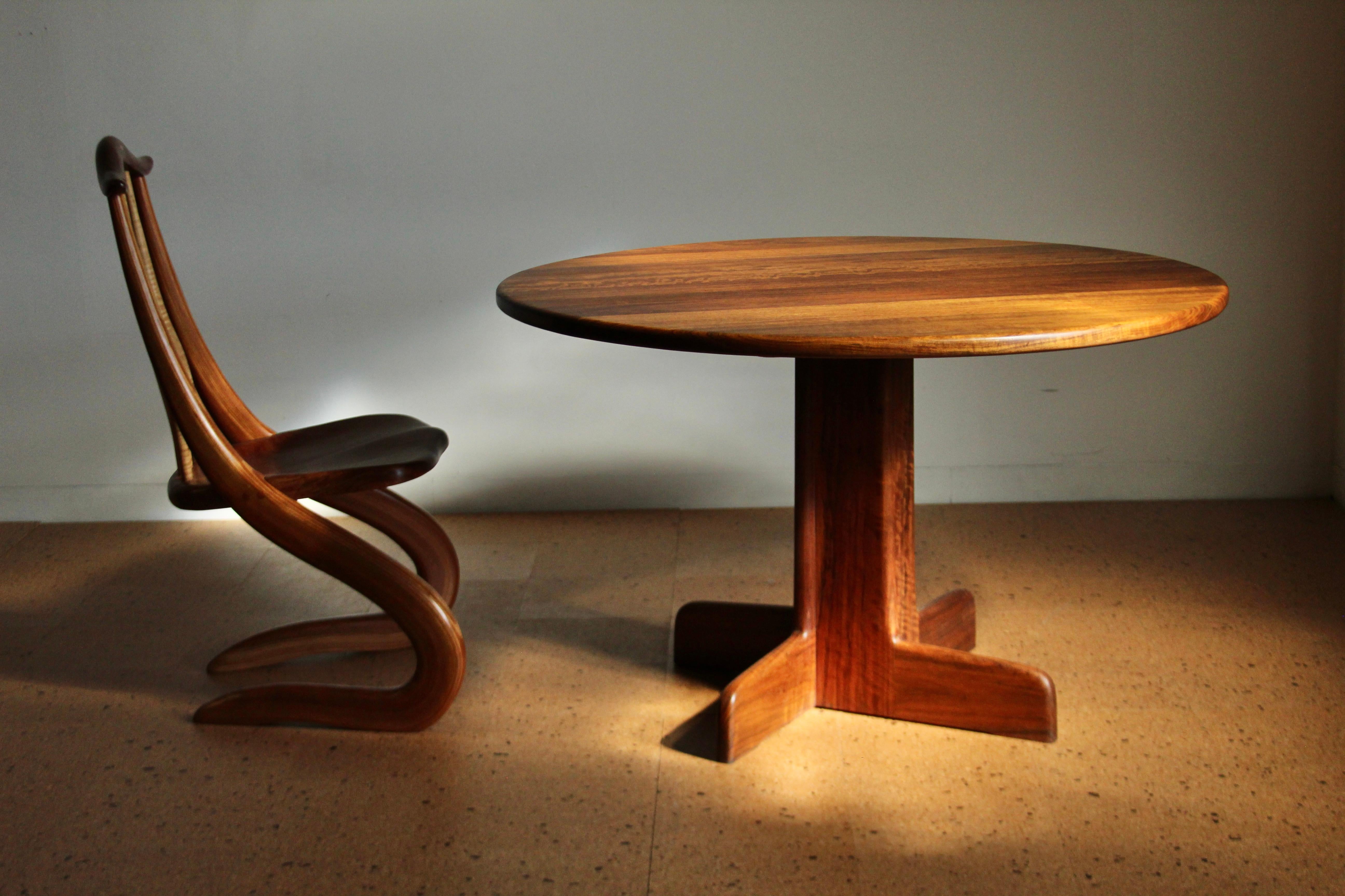Table de salle à manger à piédestal Gerald McCabe en Shedua massif American Studio Craft, années 1970 en vente 3