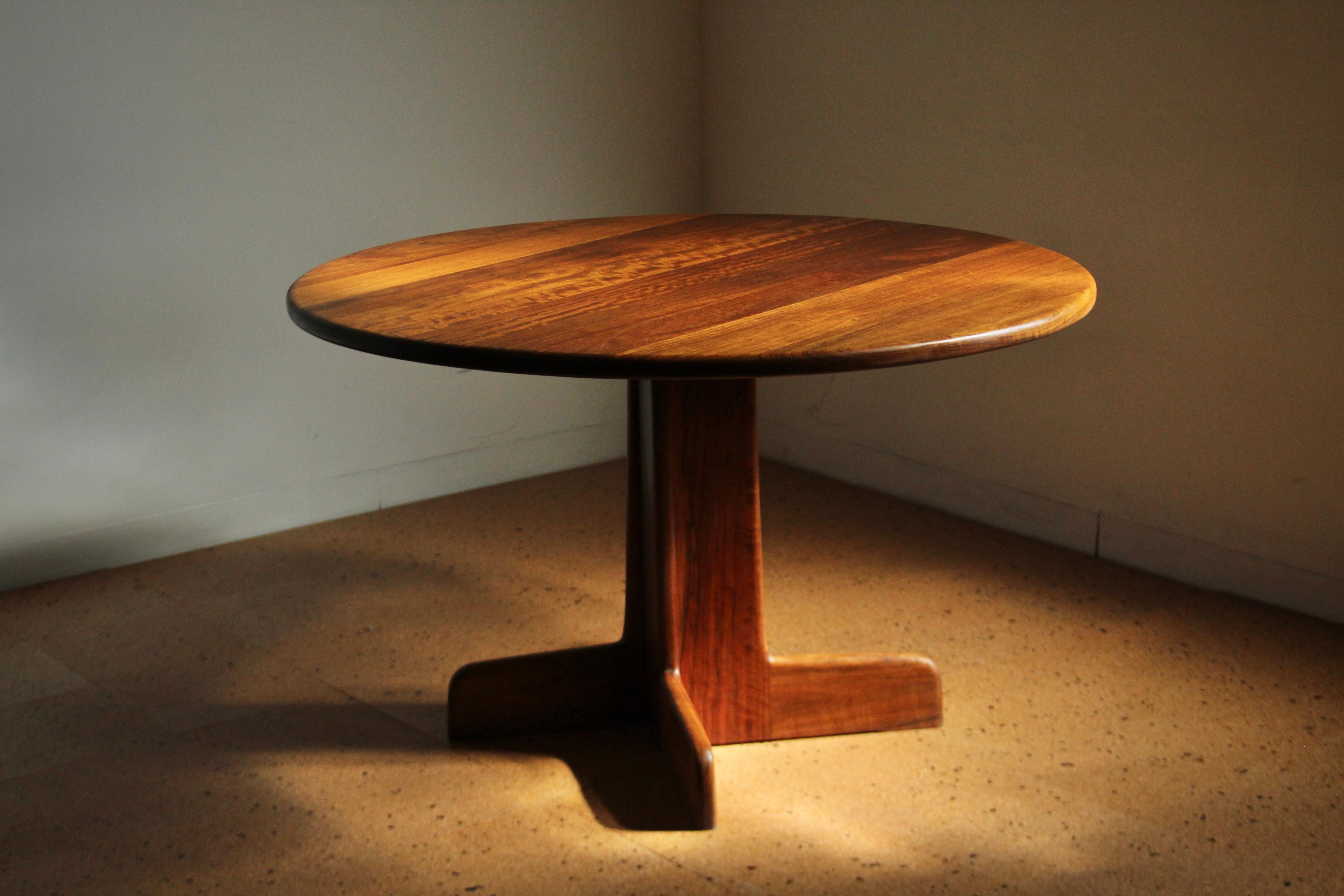 Table de salle à manger à piédestal Gerald McCabe en Shedua massif American Studio Craft, années 1970 Bon état - En vente à Coronado, CA