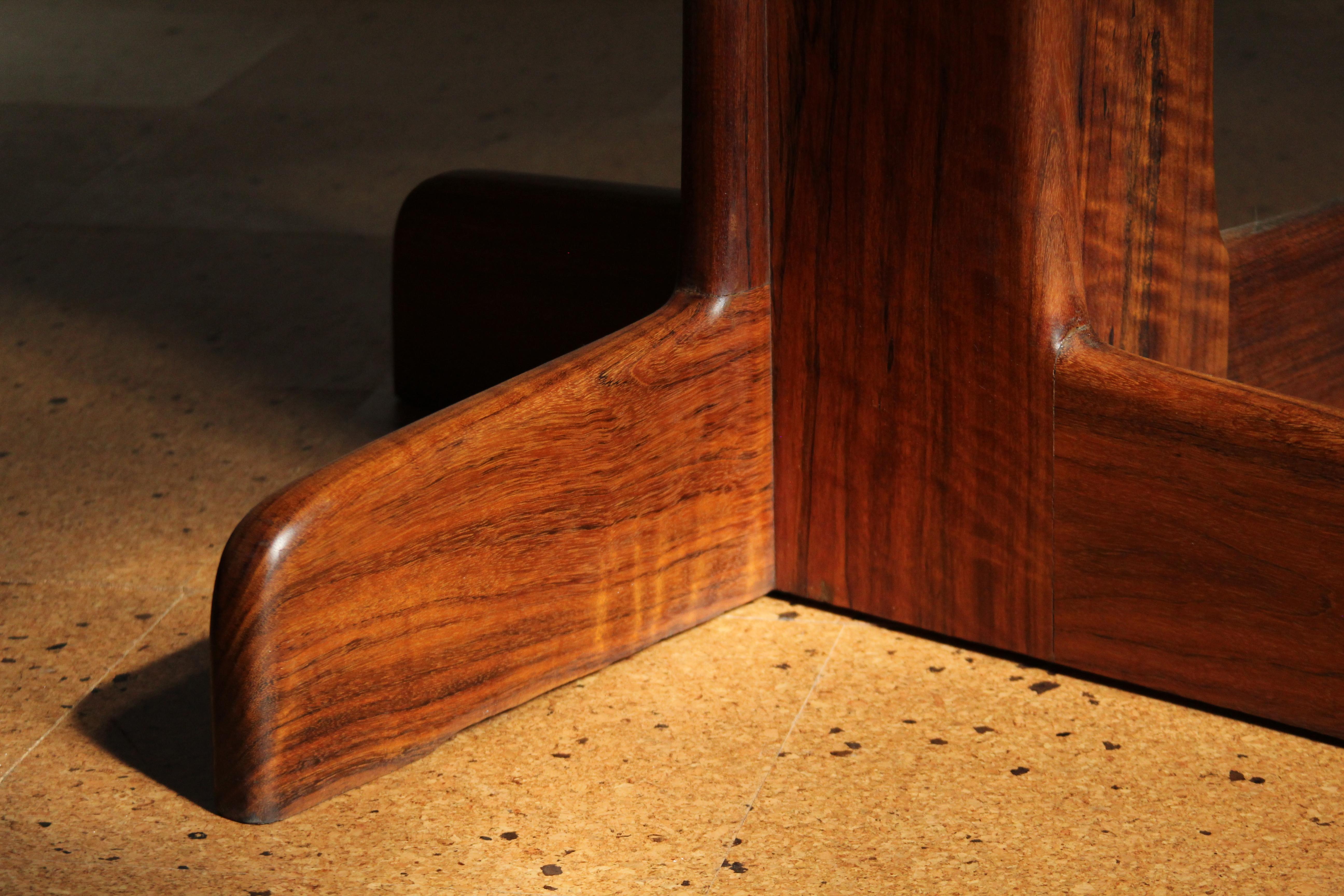 Table de salle à manger à piédestal Gerald McCabe en Shedua massif American Studio Craft, années 1970 en vente 2
