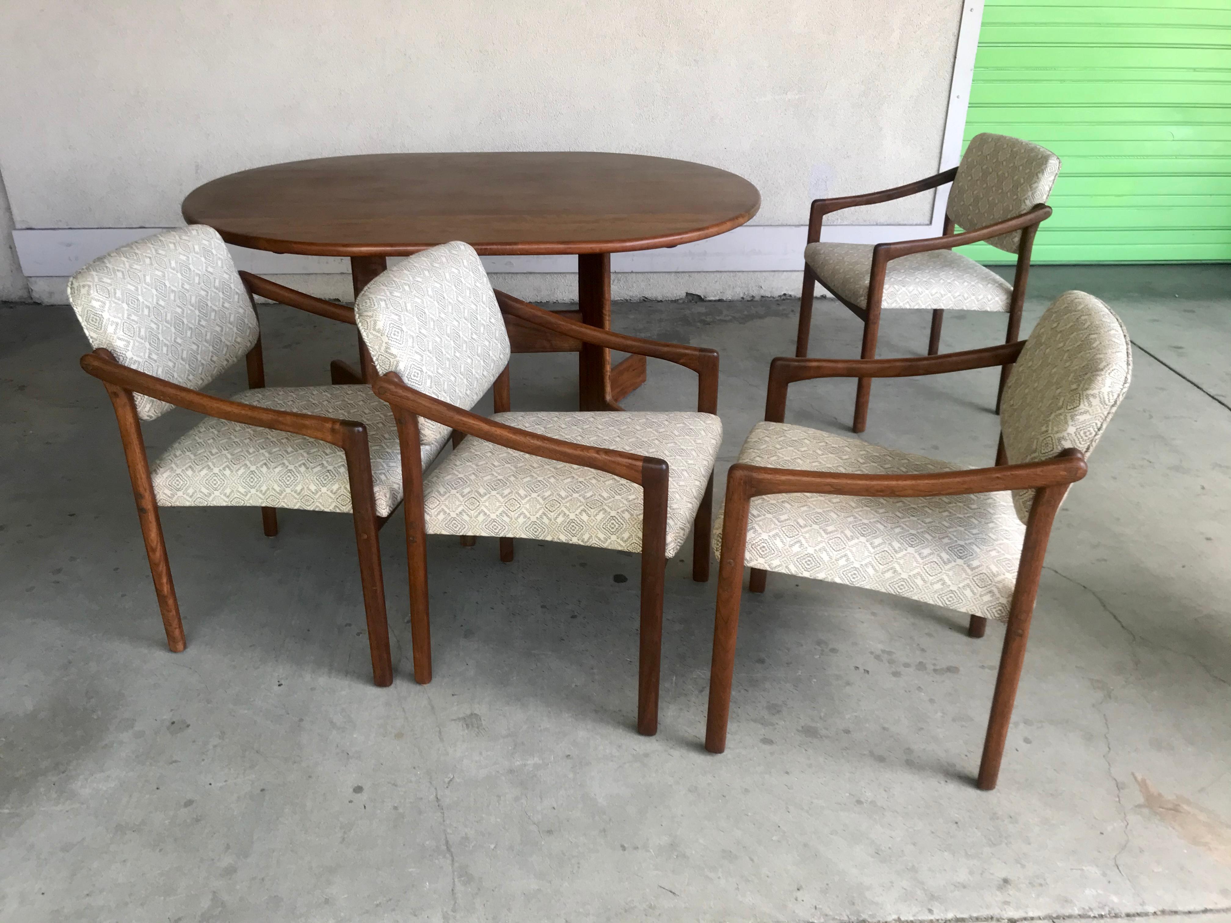 Shedua Wood Dining Table + Four Chairs Gerald McCabe For Sale 5