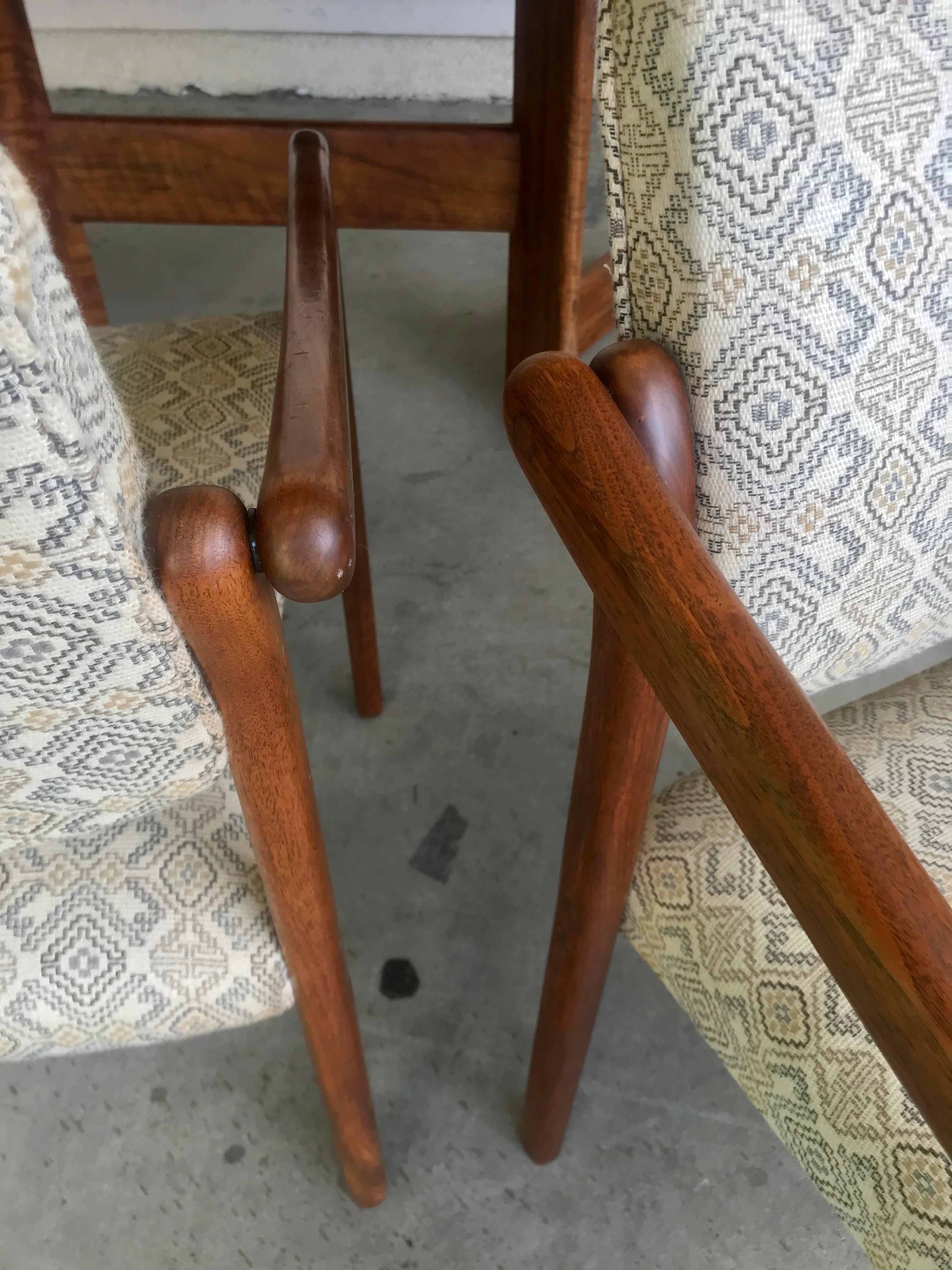 Shedua Wood Dining Table + Four Chairs Gerald McCabe For Sale 7