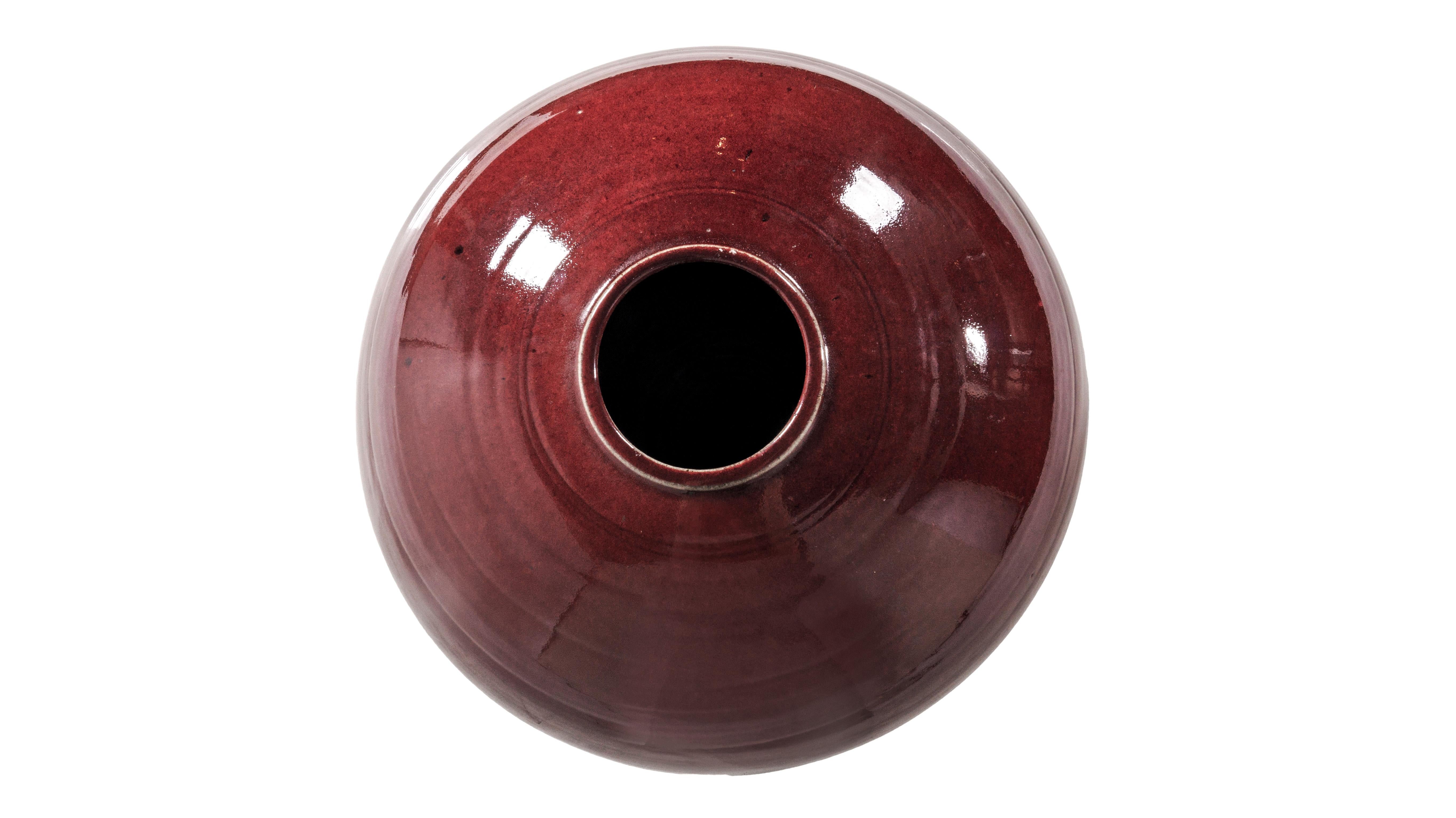 Gerald Newcomb Monumental Red Glazed Vase In Good Condition For Sale In Dallas, TX