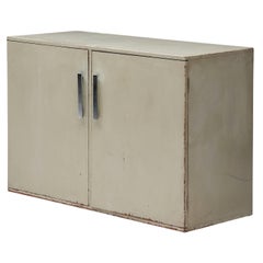 Tavola laterale modernista di Gerald Summers, Wood dipinto di grigio, anni '30