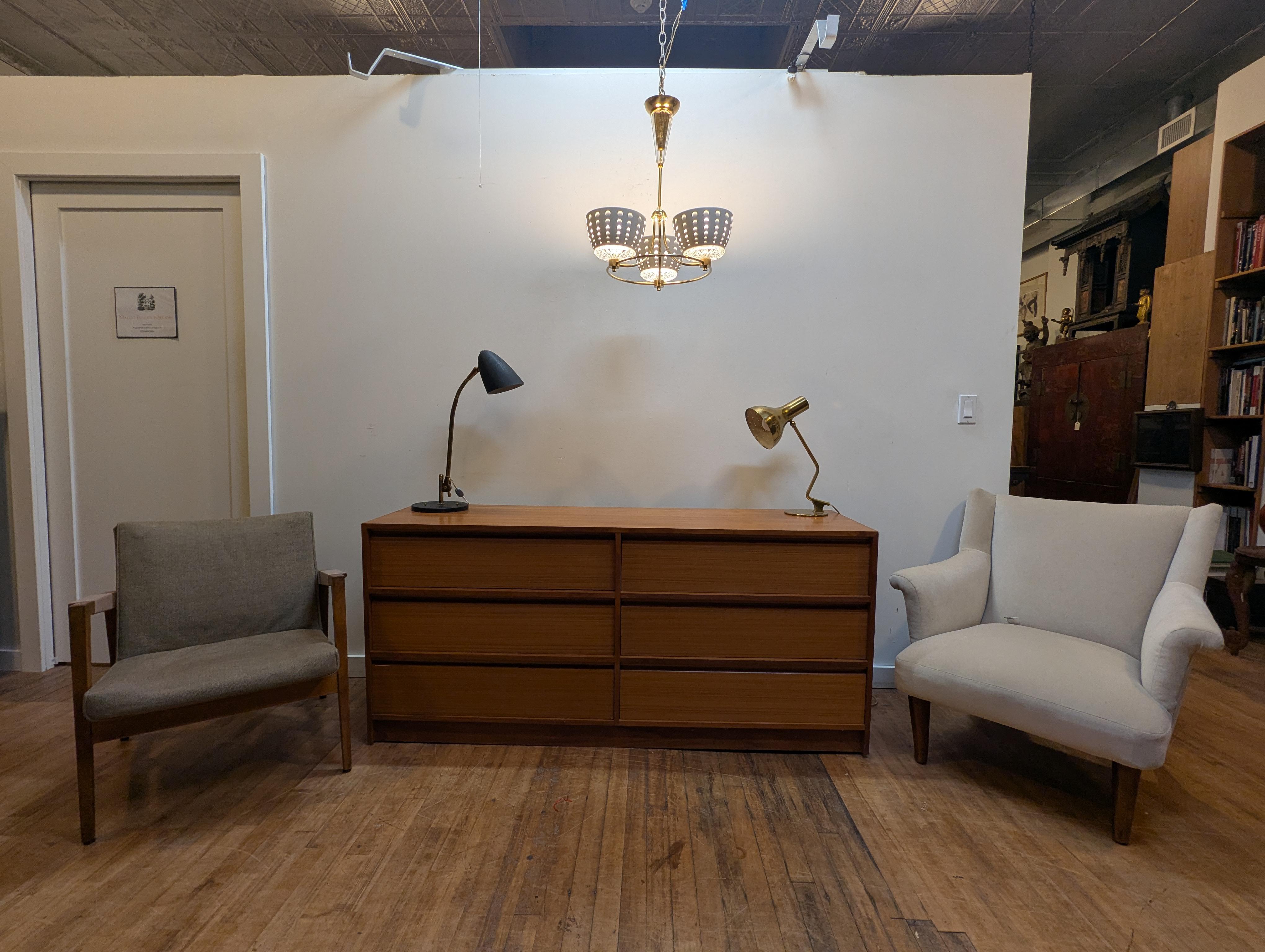 Alluminio Gerald Thurston Lampadario a sospensione in ottone e cristallo Lightolier in vendita