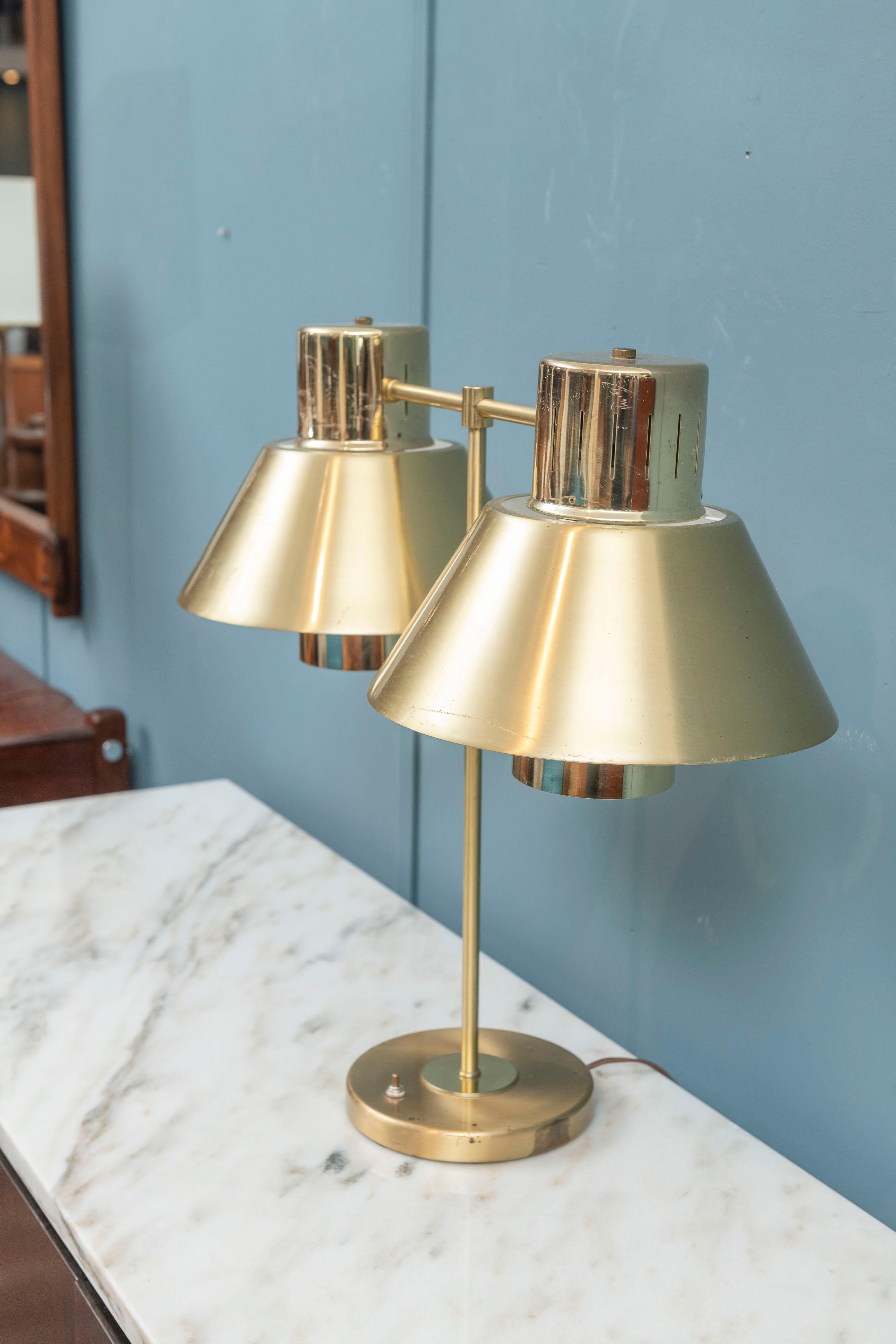 Gerald Thurston Brass Table Lamp for Lightolier In Good Condition For Sale In San Francisco, CA