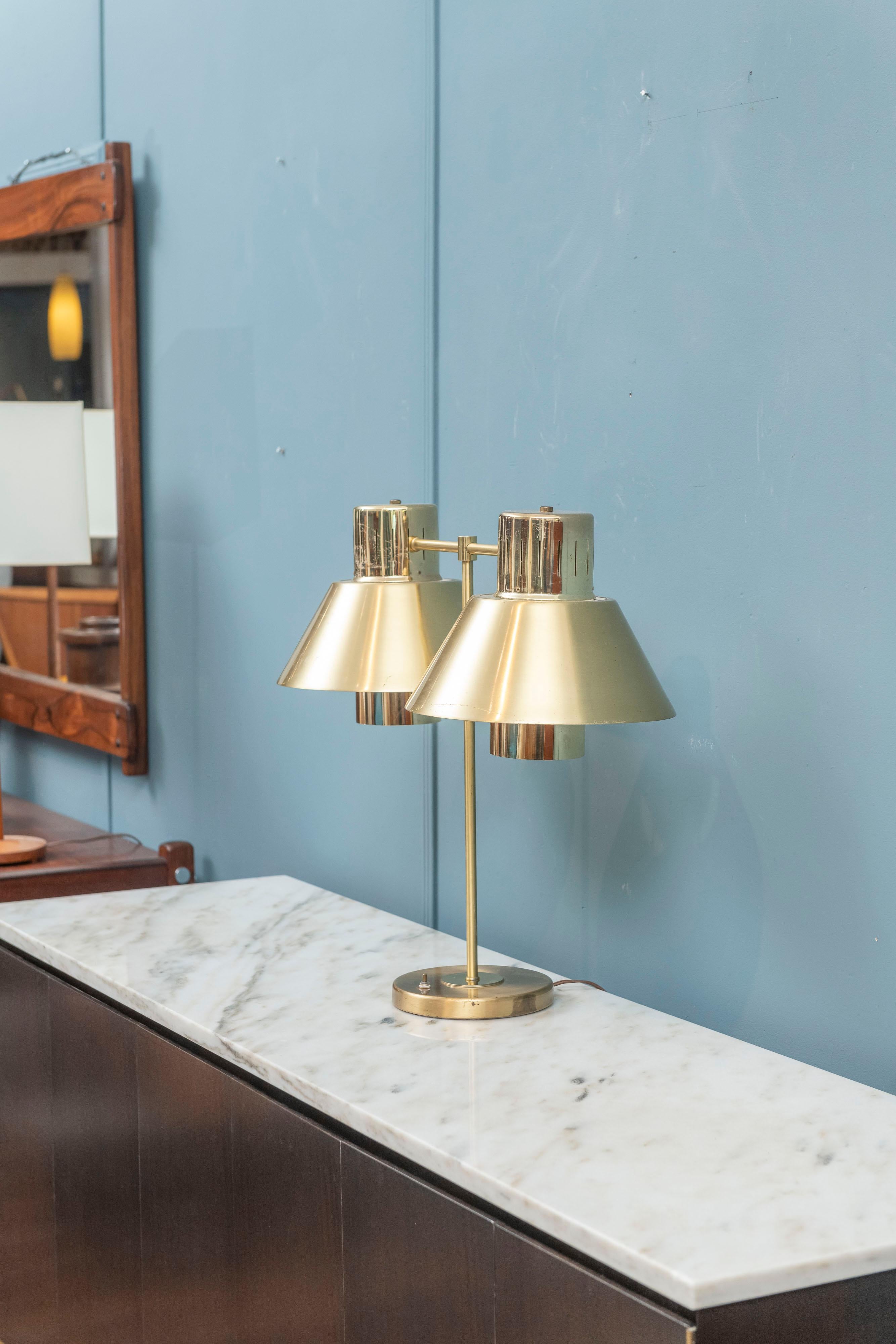 Mid-20th Century Gerald Thurston Brass Table Lamp for Lightolier For Sale