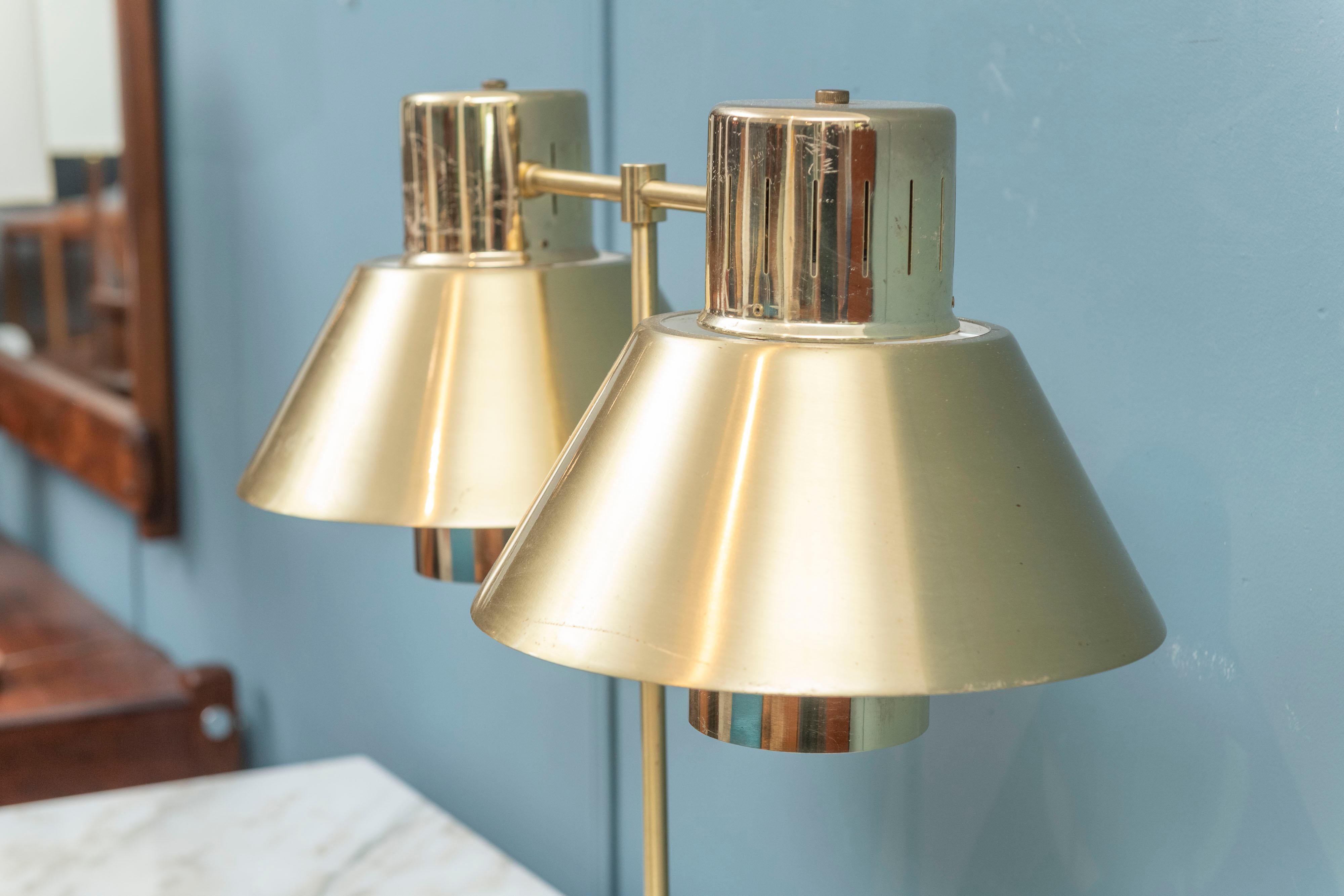 Gerald Thurston Brass Table Lamp for Lightolier For Sale 1