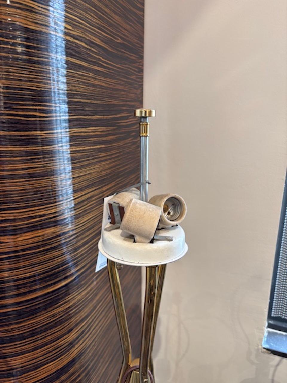 Lampadaire Tri Pod en laiton Gerald Thurston en vente 1