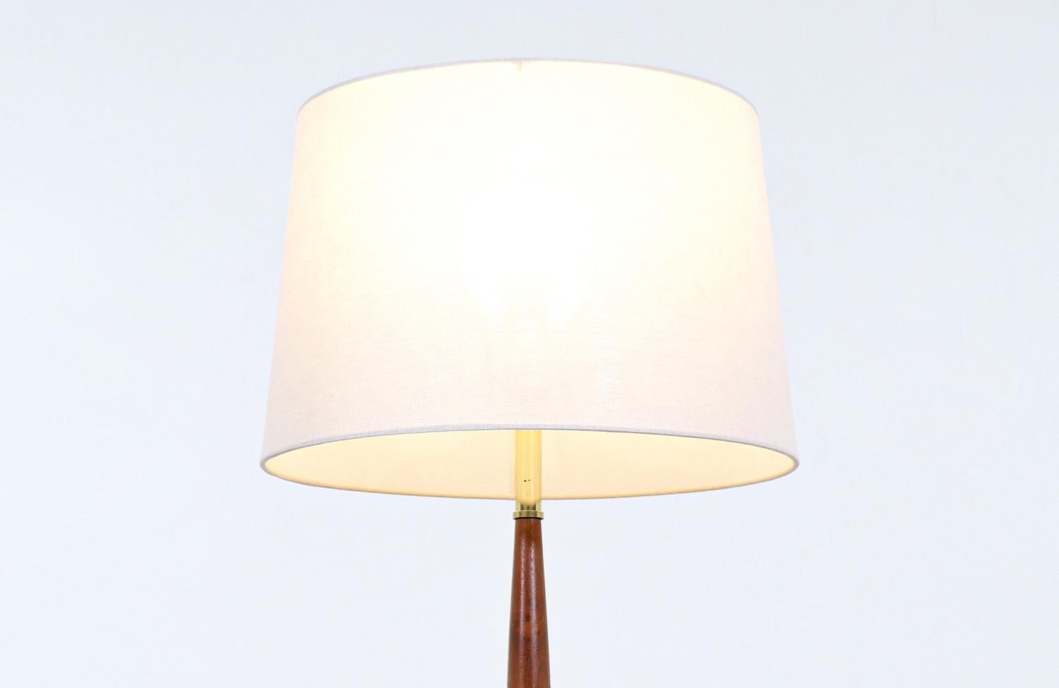 Mid-Century Modern Expertly Restored - Gerald Thurston Brass Tripod Table Lamp with Walnut Accent For Sale
