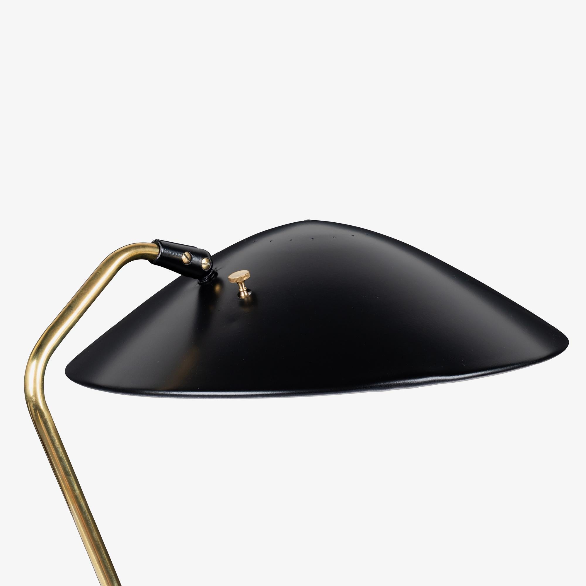 Mid-20th Century Gerald Thurston for Lightolier Accent Table Lamp in Gloss Black & Polished Brass For Sale