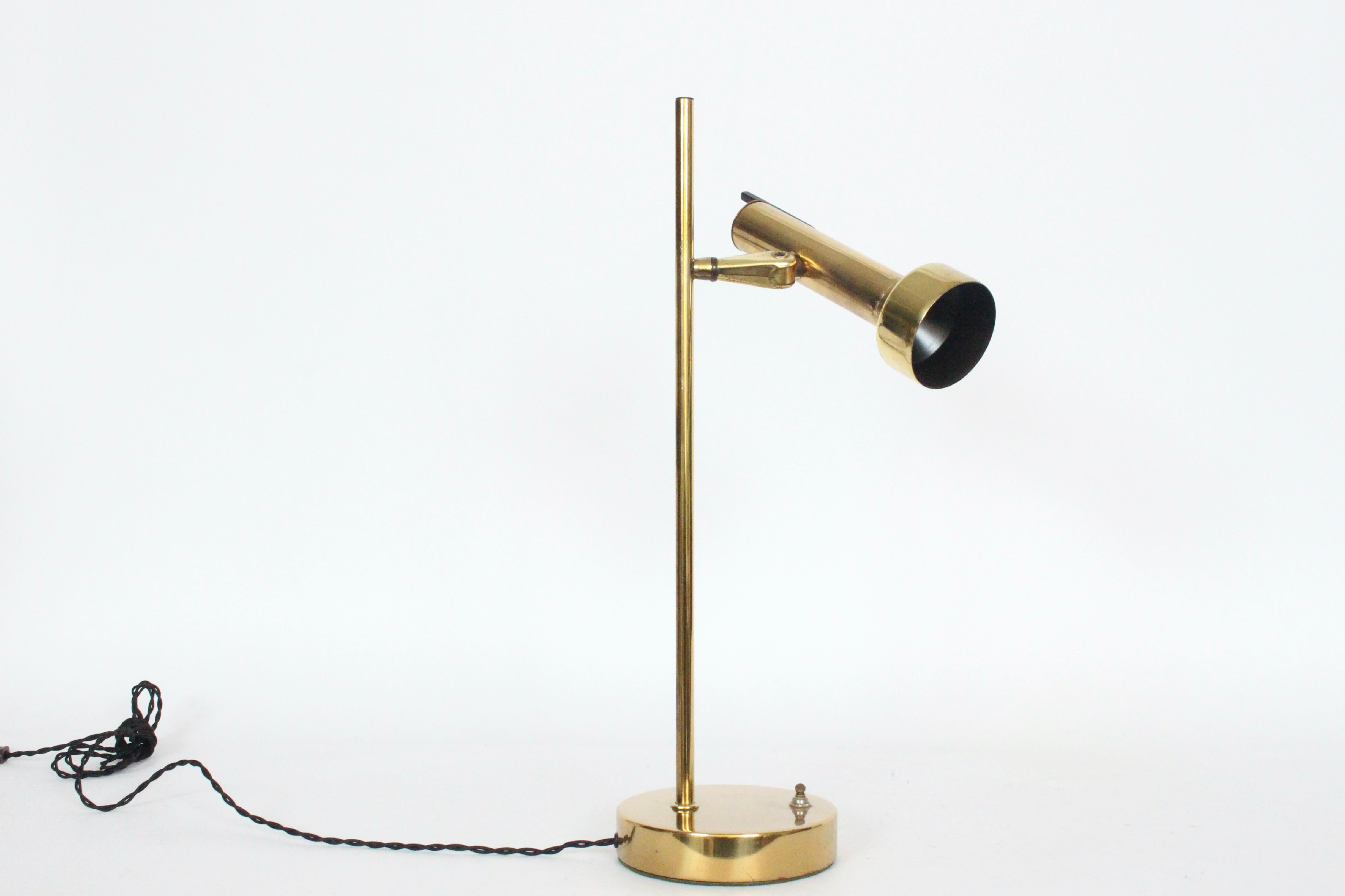 Mid-Century Modern Gerald Thurston for Lightolier Style Adjustable Brass Desk Lamp, 1960s For Sale