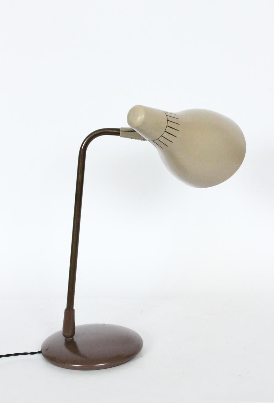 Gerald Thurston for Lightolier Adjustable Taupe Desk Lamp, 1950's For Sale 3