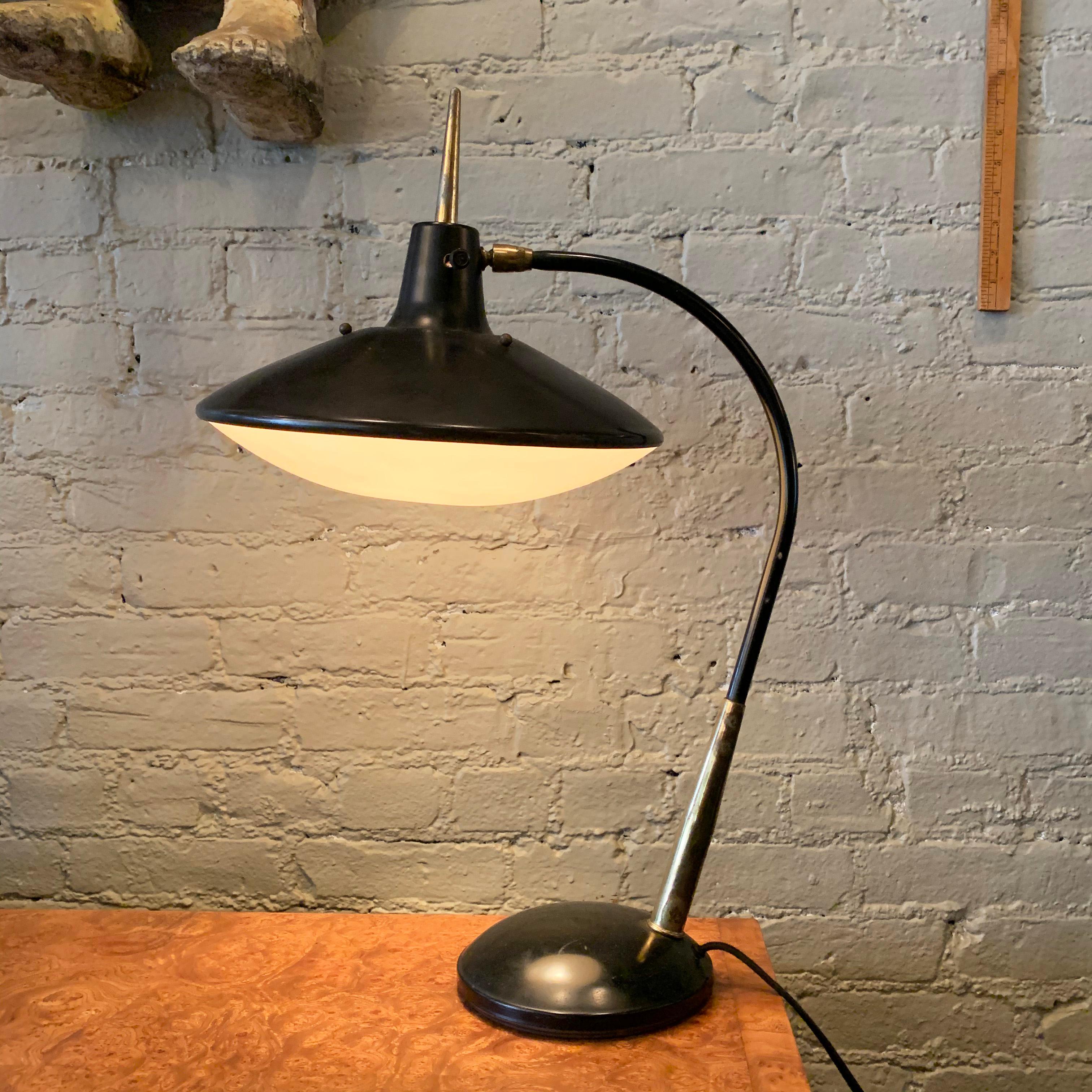 American Gerald Thurston for Lightolier Articulating Desk Lamp