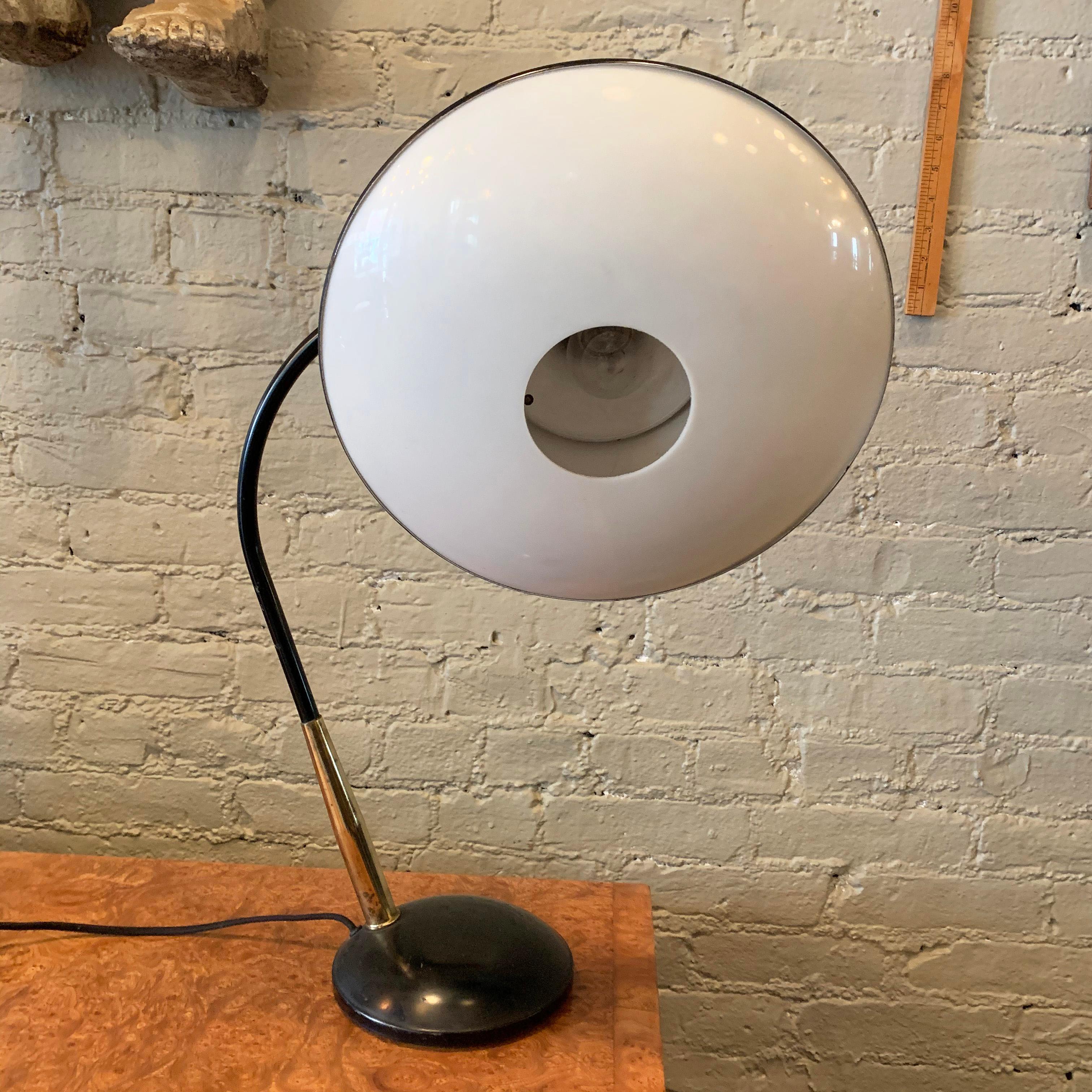 20th Century Gerald Thurston for Lightolier Articulating Desk Lamp