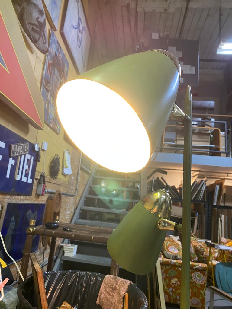 Gerald Thurston for Lightolier Avocado Three Light Floor Lamp For Sale 4