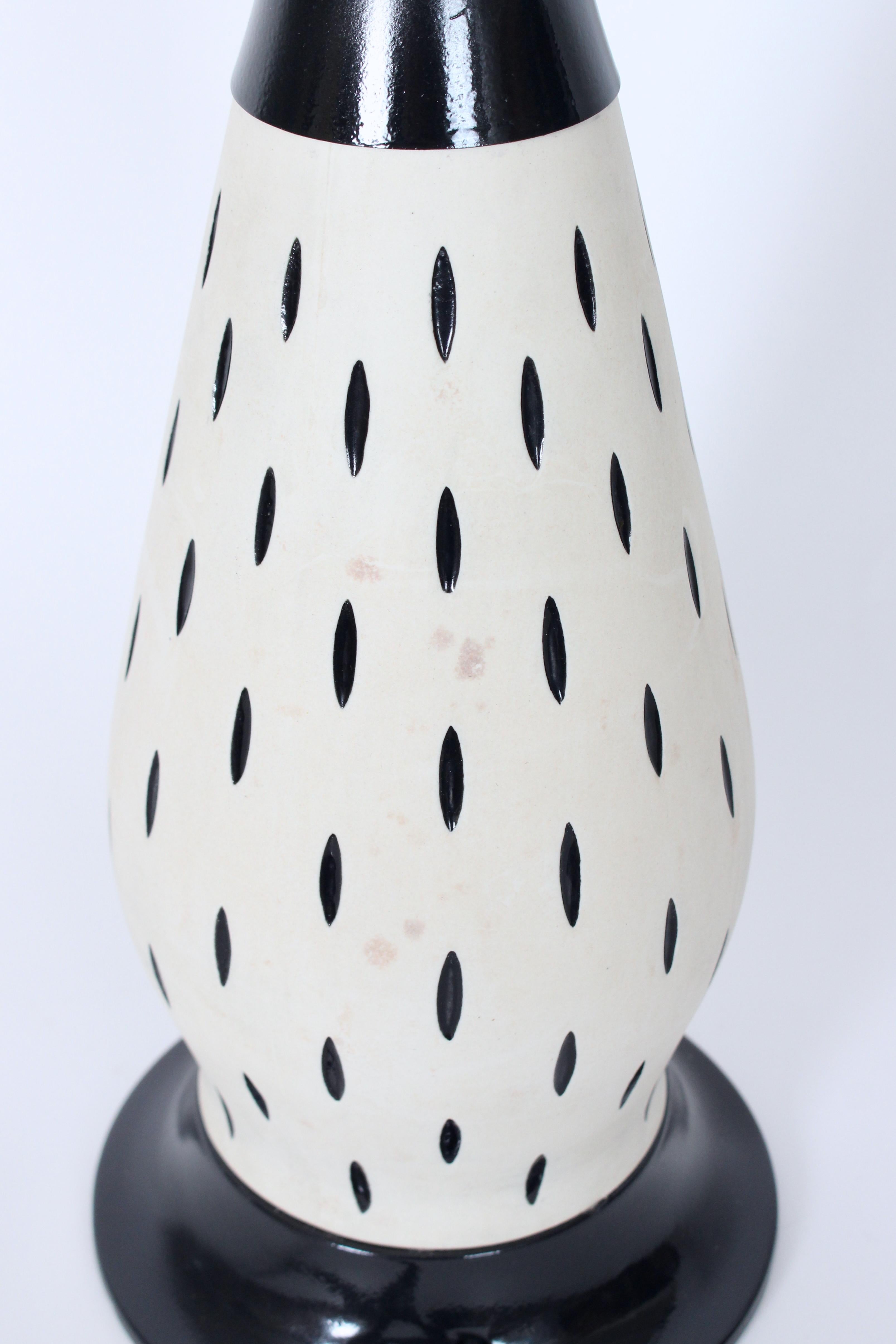 Gerald Thurston per Lightolier Lampada da tavolo in ceramica di Bisque ed Eliptical Black Gloss in vendita 8