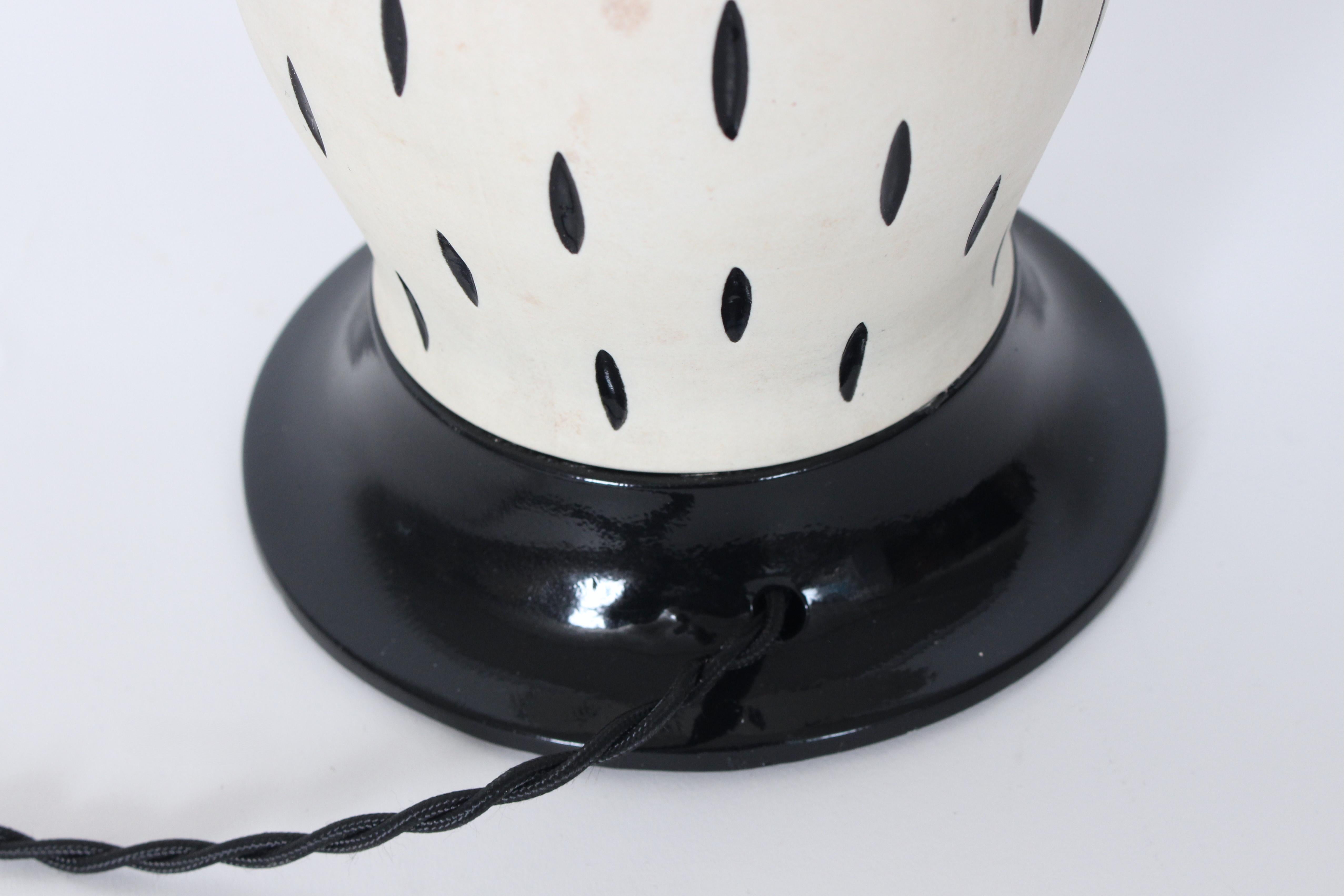 Gerald Thurston per Lightolier Lampada da tavolo in ceramica di Bisque ed Eliptical Black Gloss in vendita 12