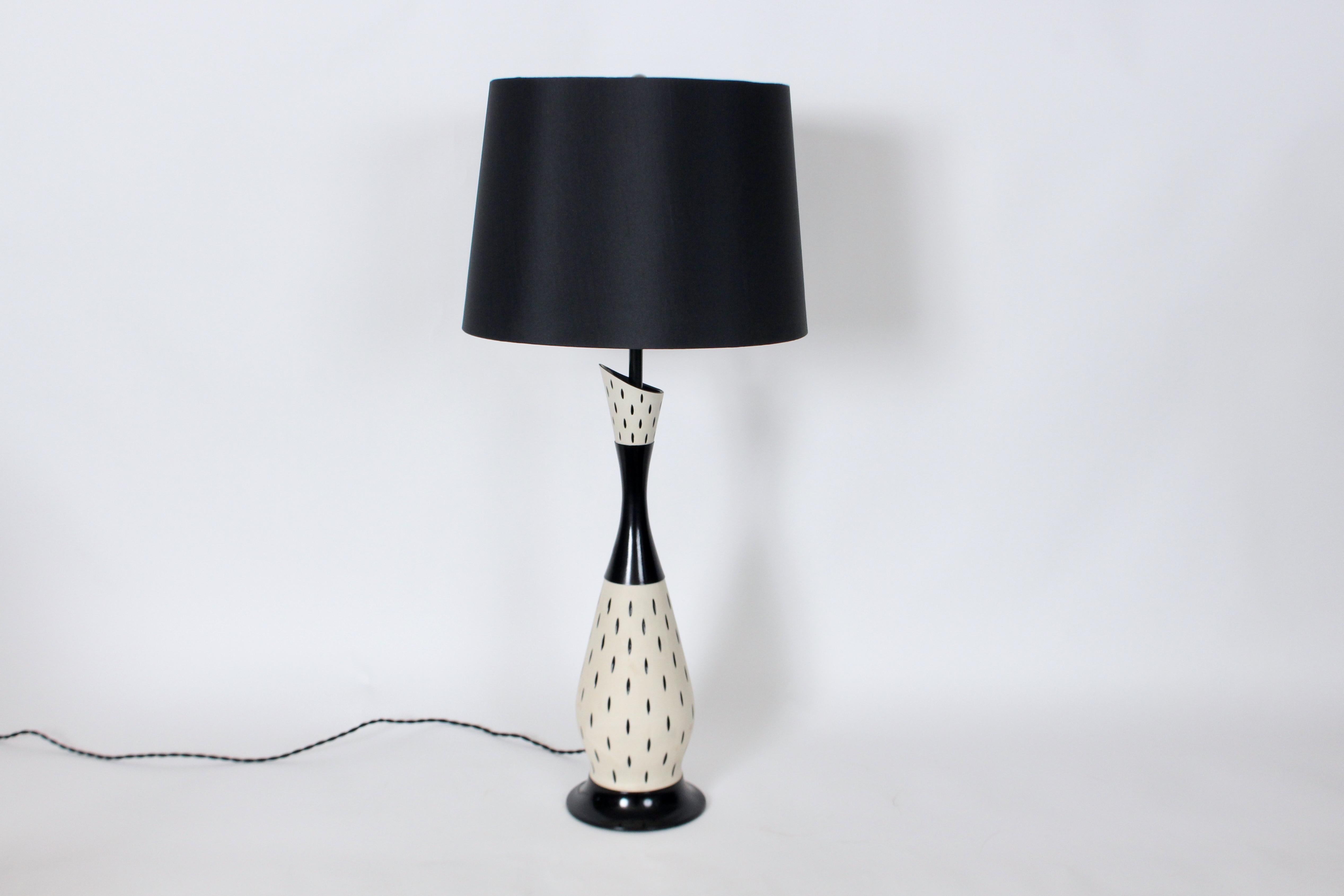 Gerald Thurston per Lightolier Lampada da tavolo in ceramica di Bisque ed Eliptical Black Gloss in vendita 13