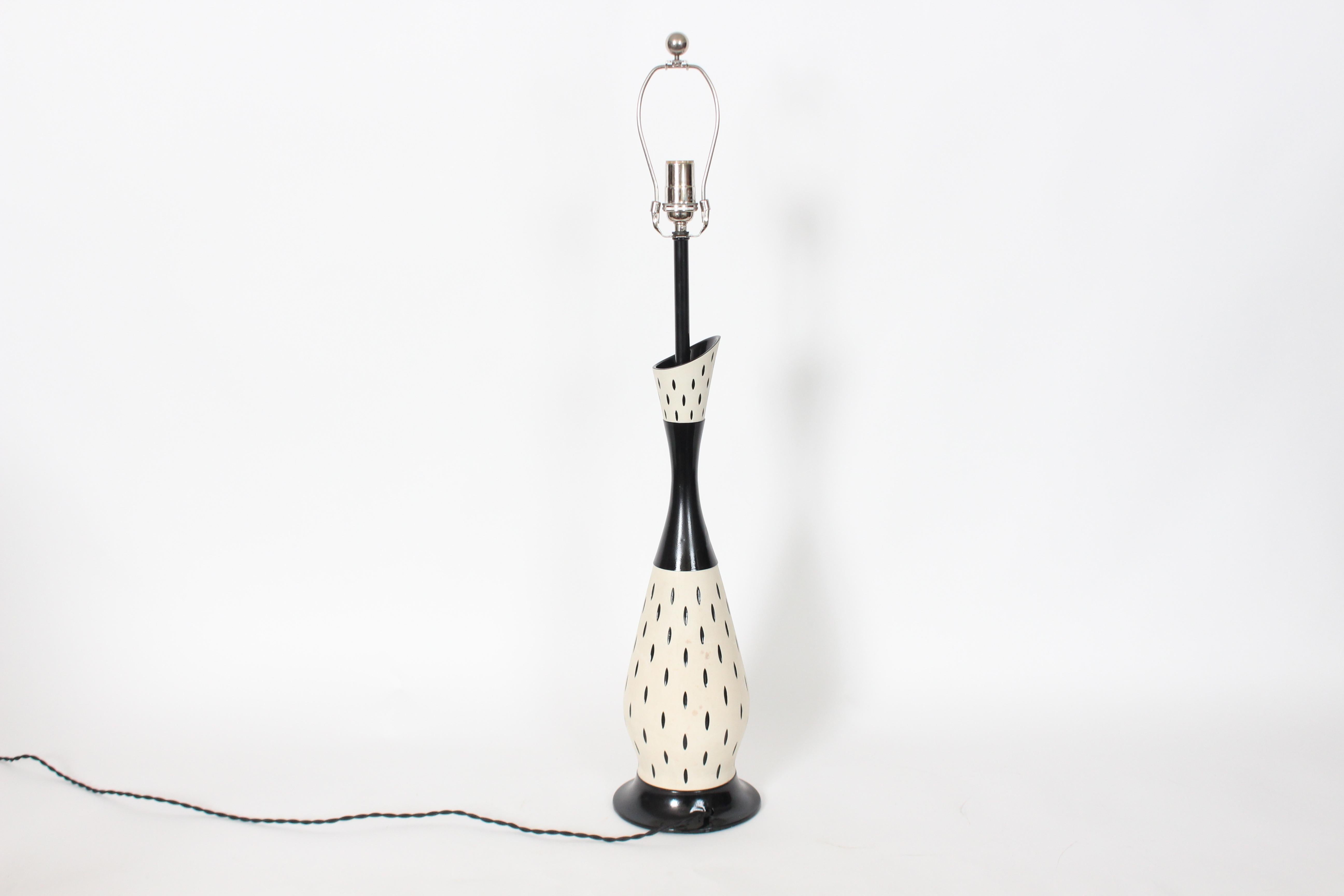 Gerald Thurston per Lightolier Lampada da tavolo in ceramica di Bisque ed Eliptical Black Gloss In condizioni buone in vendita a Bainbridge, NY