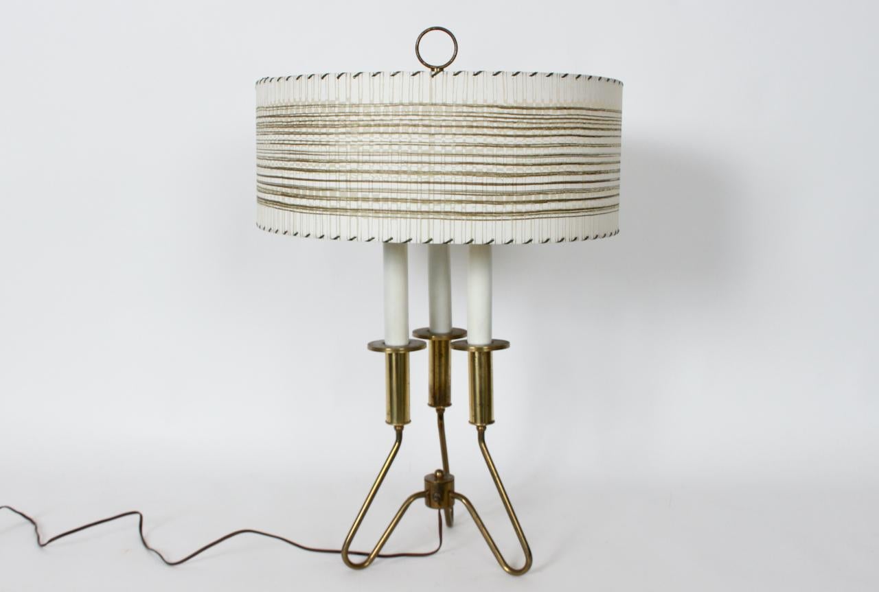Laiton Gerald Thurston pour Lightolier Lampe à trois chandeliers en laiton en vente