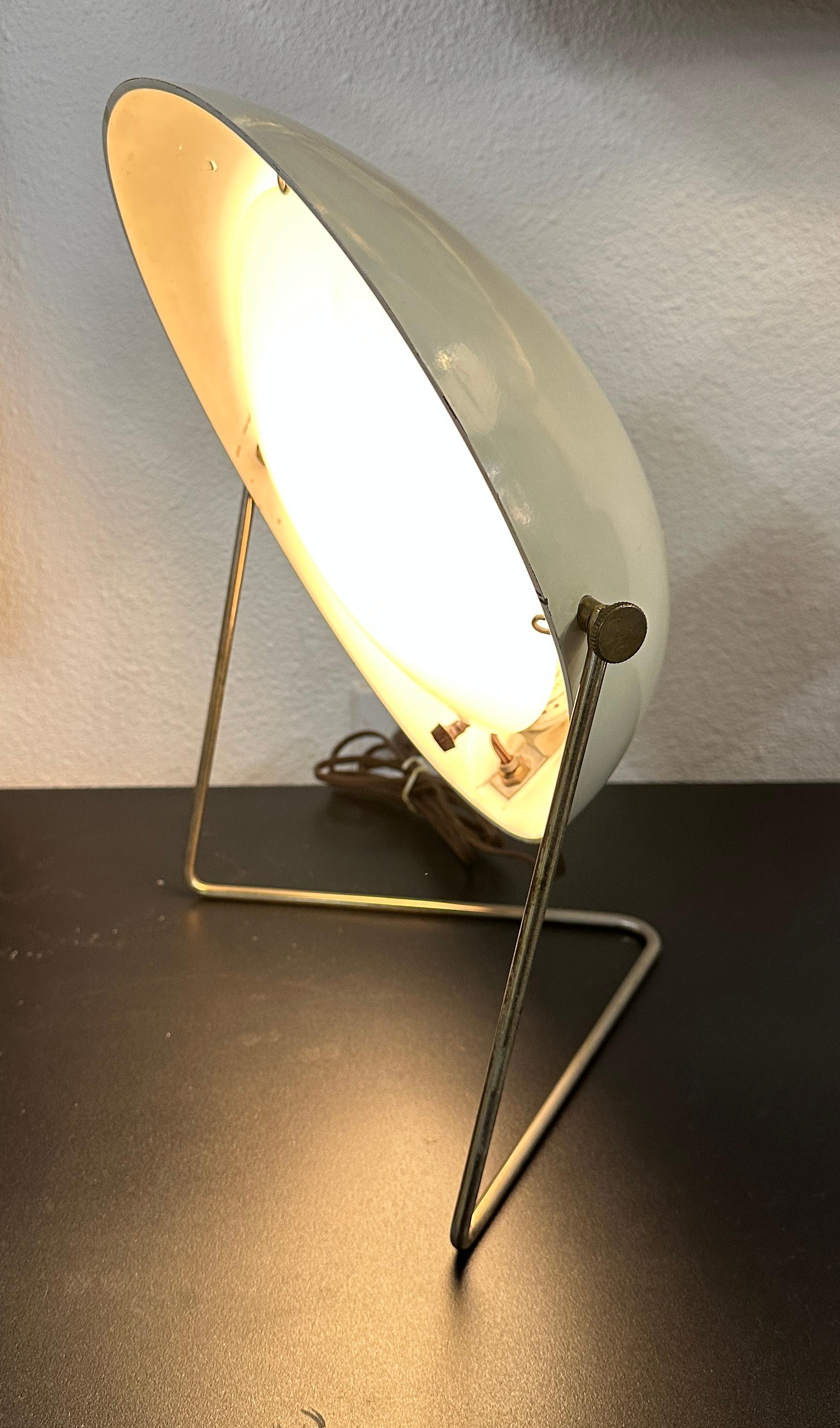 Un design iconique de Gerald Thurston pour Lightolier, la lampe 