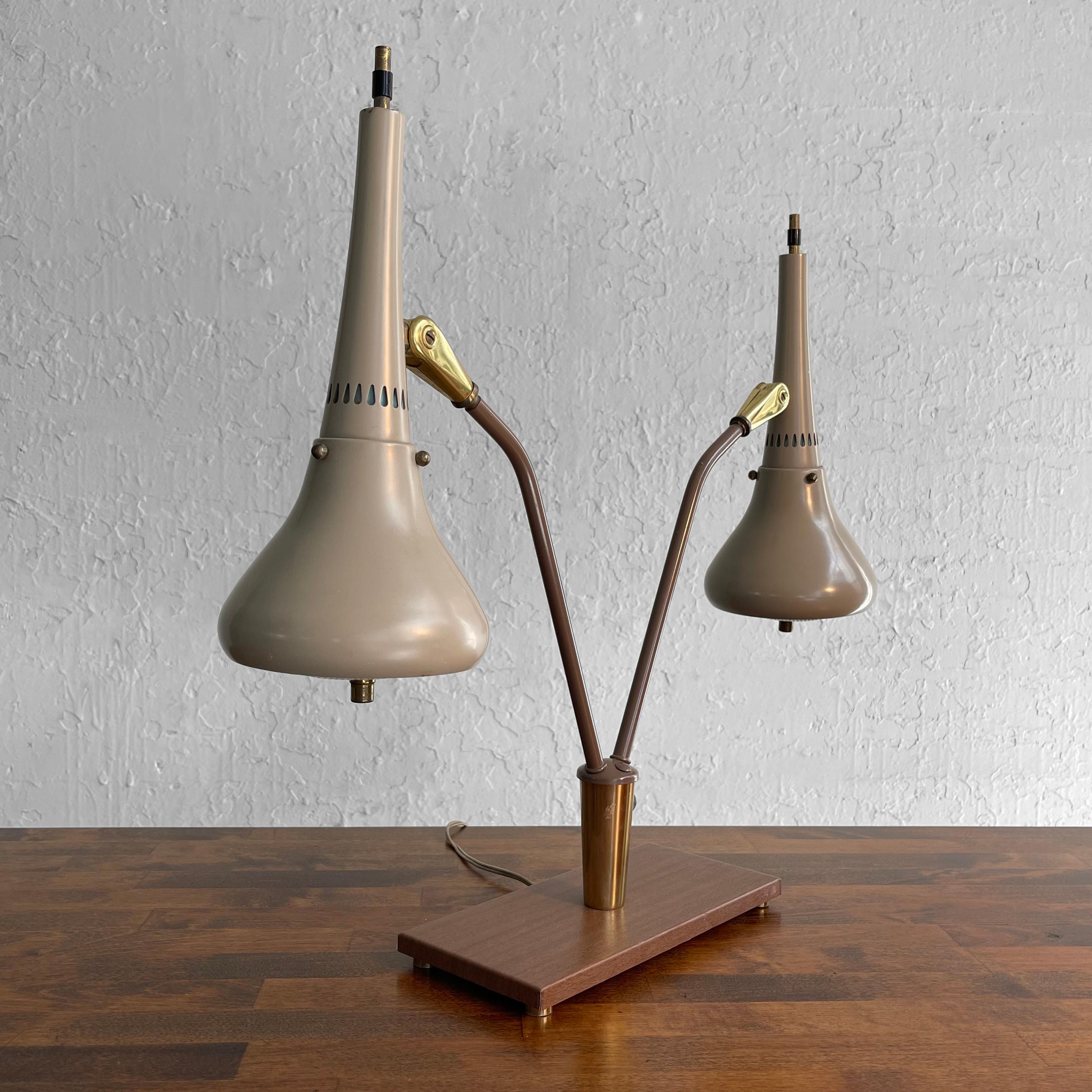 Gerald Thurston for Lightolier Double Desk Lamp In Good Condition For Sale In Brooklyn, NY