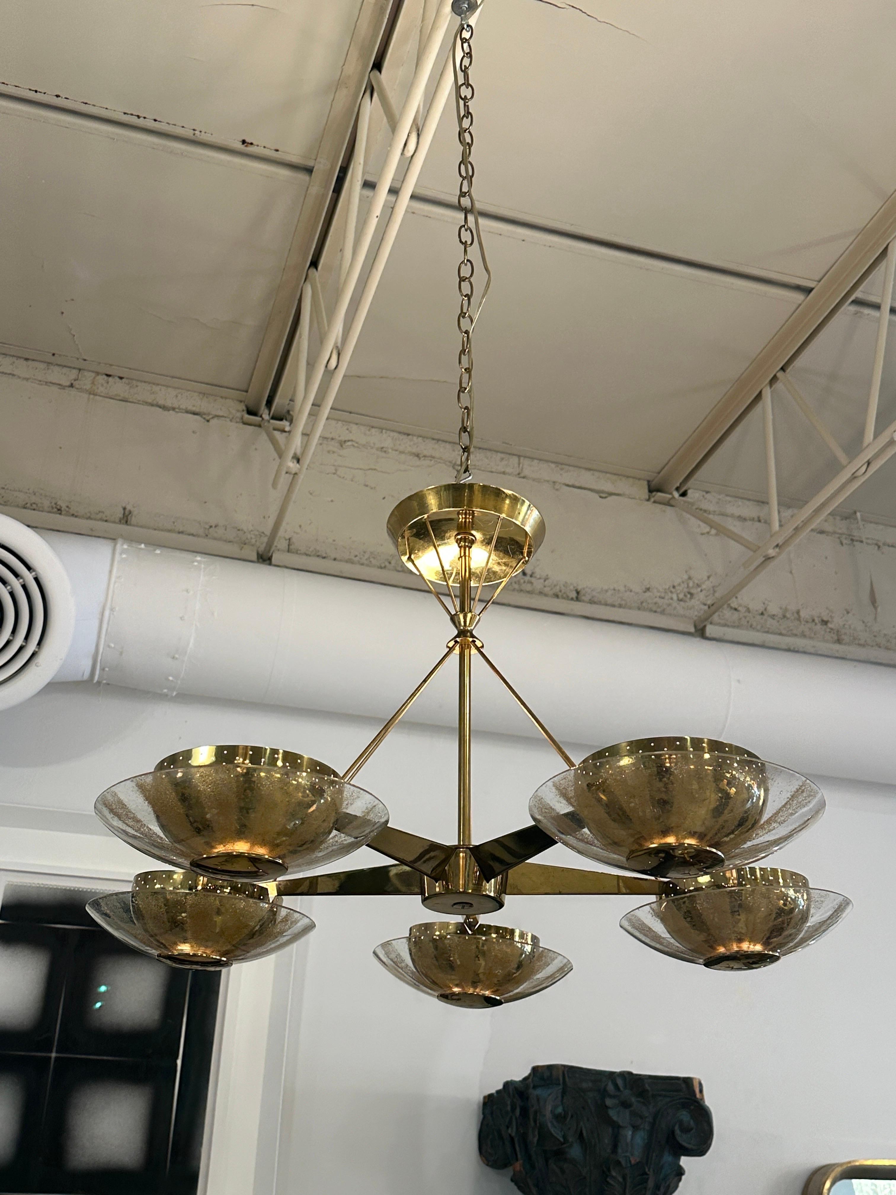 Gerald Thurston for Lightolier Five-Light Chandelier from 1950's In Good Condition For Sale In East Hampton, NY