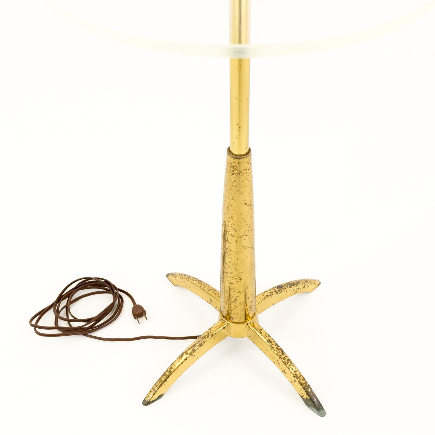 Mid-Century Modern Gerald Thurston pour Lightolier lampadaire à fusée en laiton et lucite mi-siècle moderne en vente