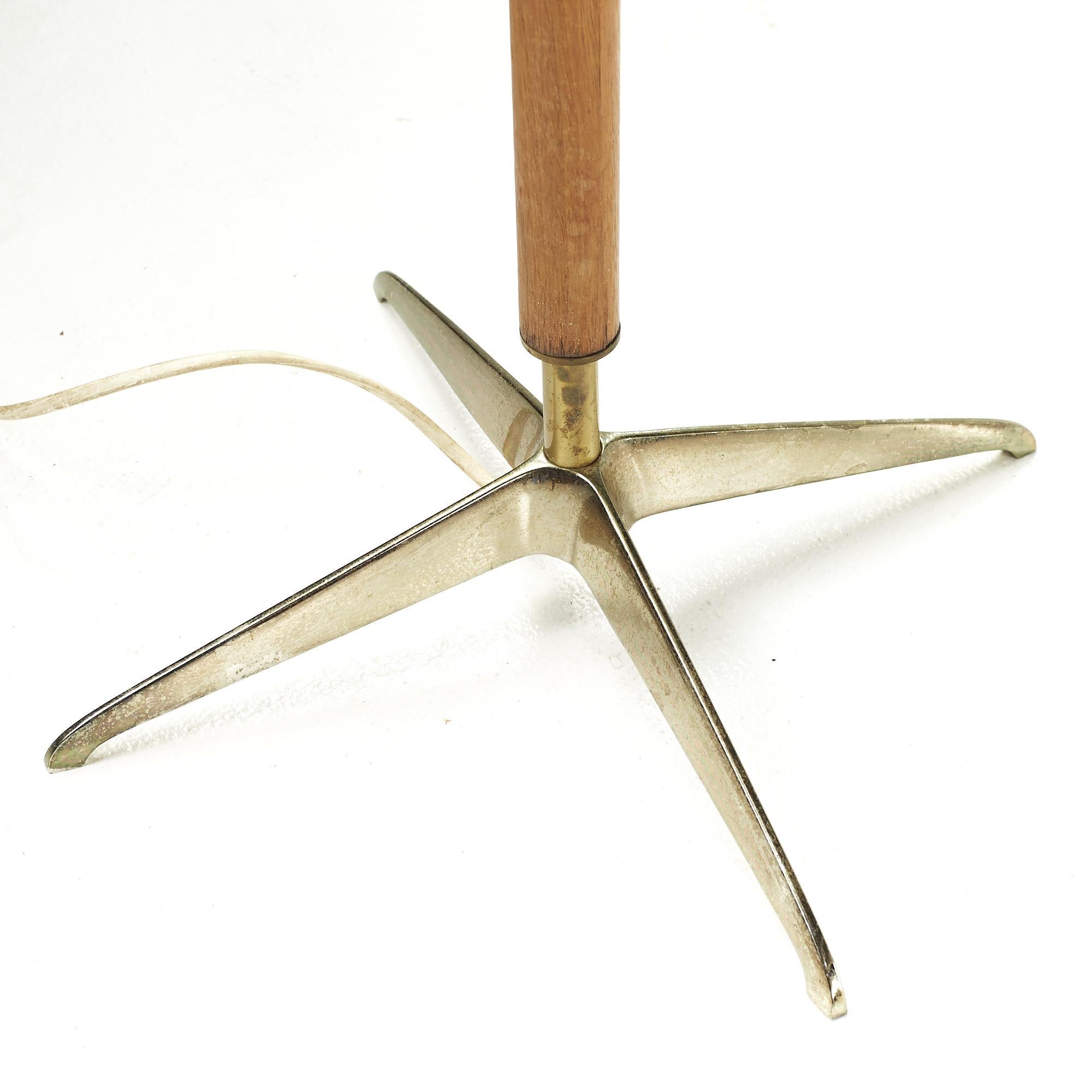 Late 20th Century Gerald Thurston for Lightolier  Mid Century Walnut and Brass Floor Lamp For Sale