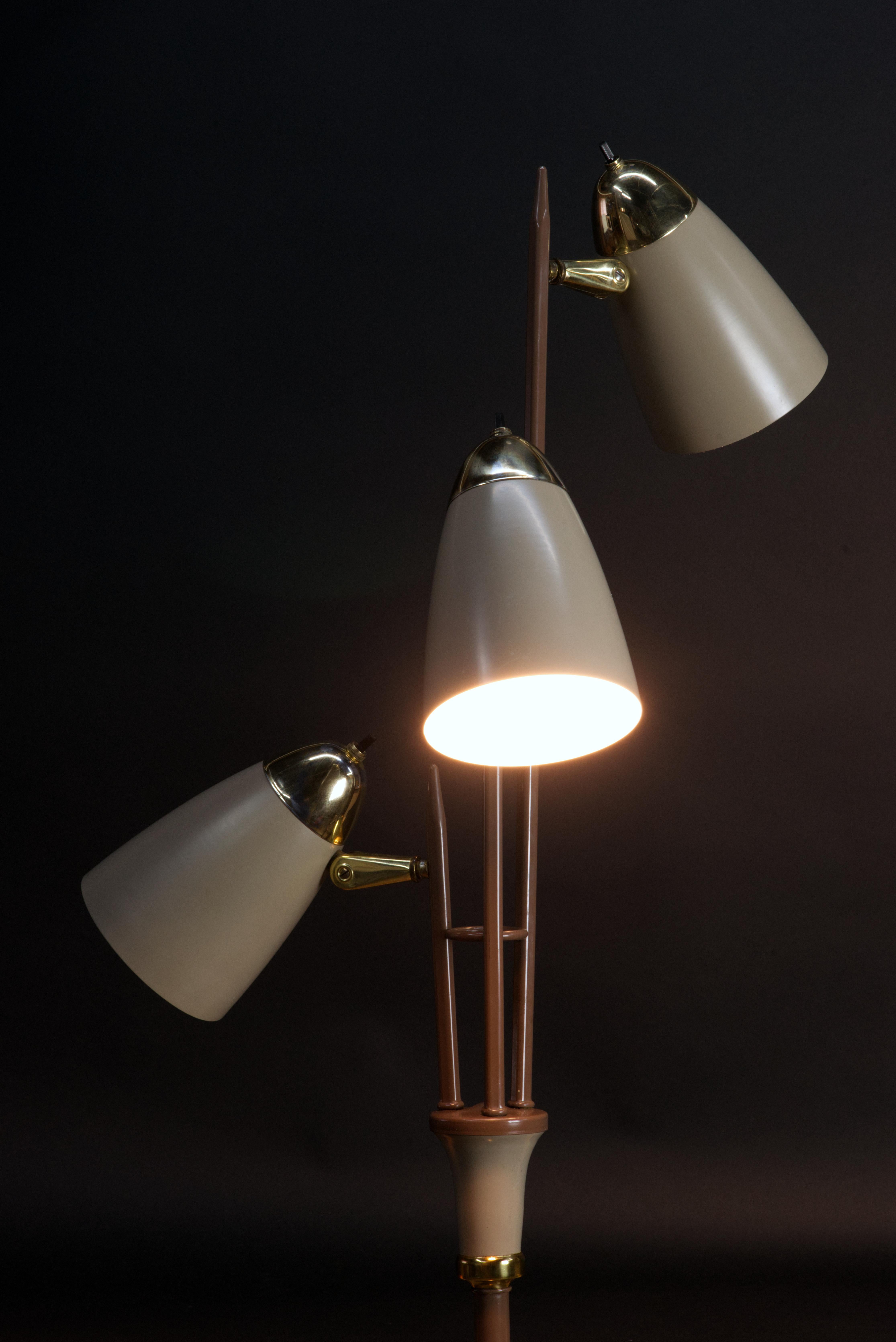  Gerald Thurston for Lightolier, Triennale Floor Lamp. 1960s  For Sale 2