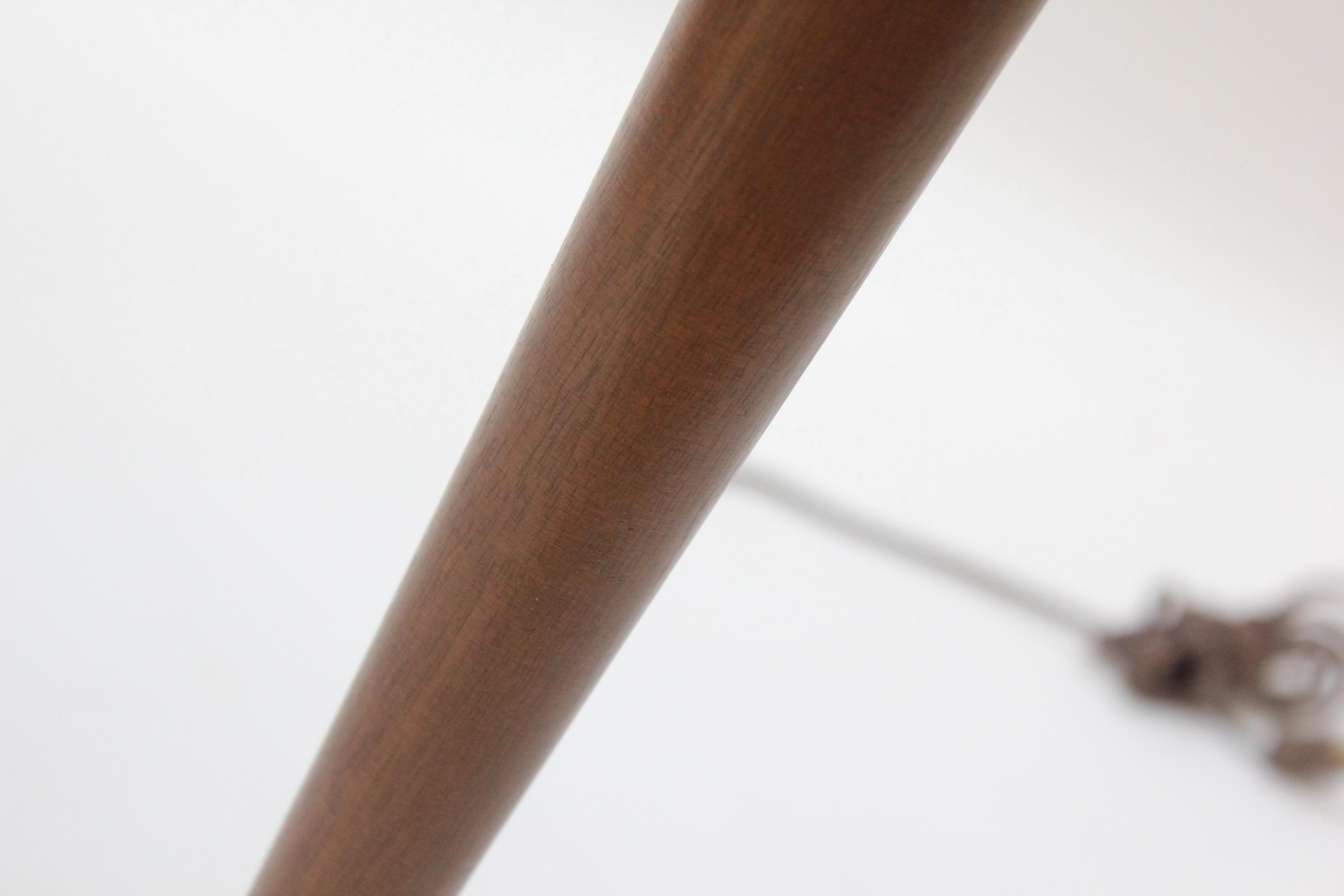 Gerald Thurston for Lightolier Walnut and Brass Table Lamp 4