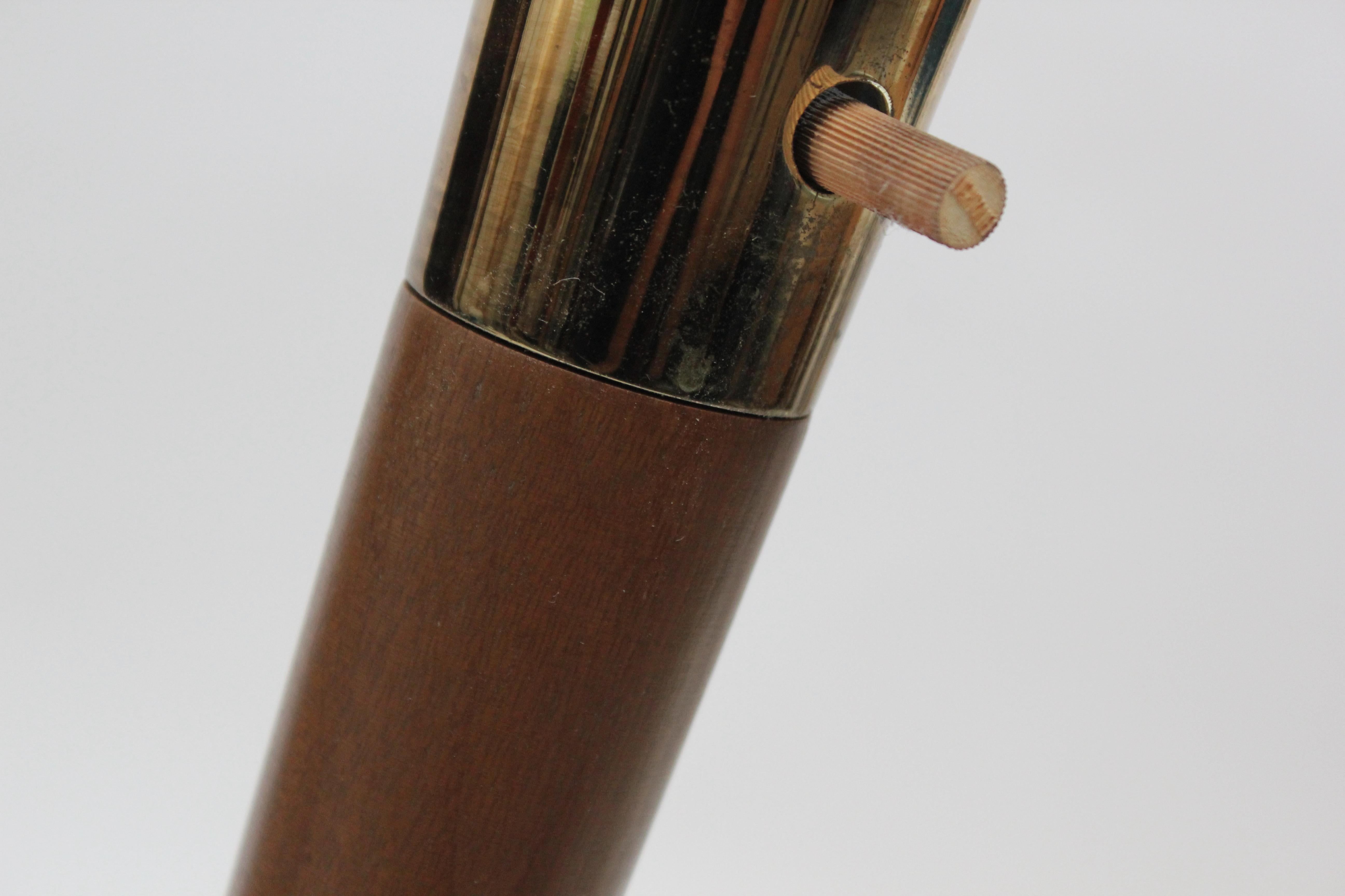 Gerald Thurston for Lightolier Walnut and Brass Table Lamp 6