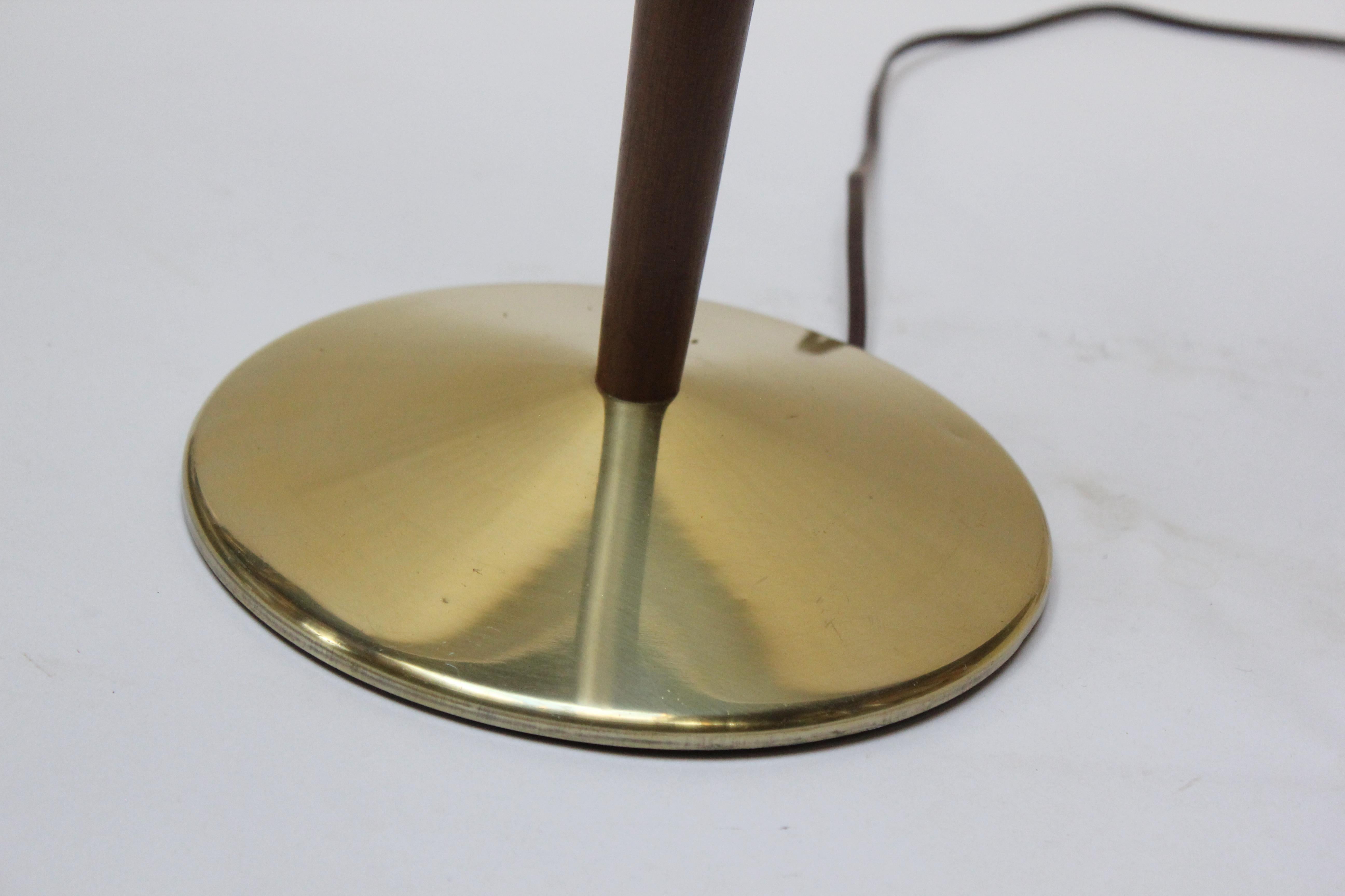 Gerald Thurston for Lightolier Walnut and Brass Table Lamp 7