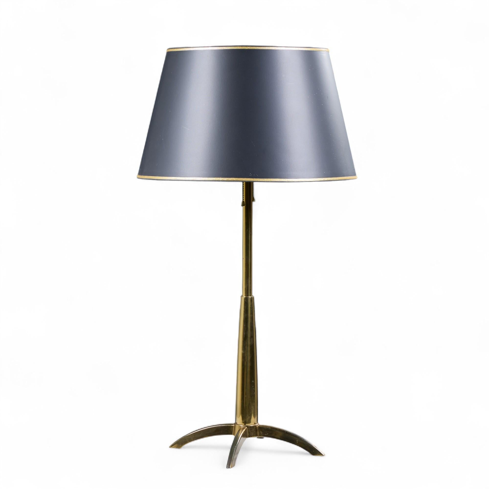 Gerald Thurston for Stiffel Mid Century Brass Rocket Table Lamp - Pair In Good Condition For Sale In Franklin Park, IL